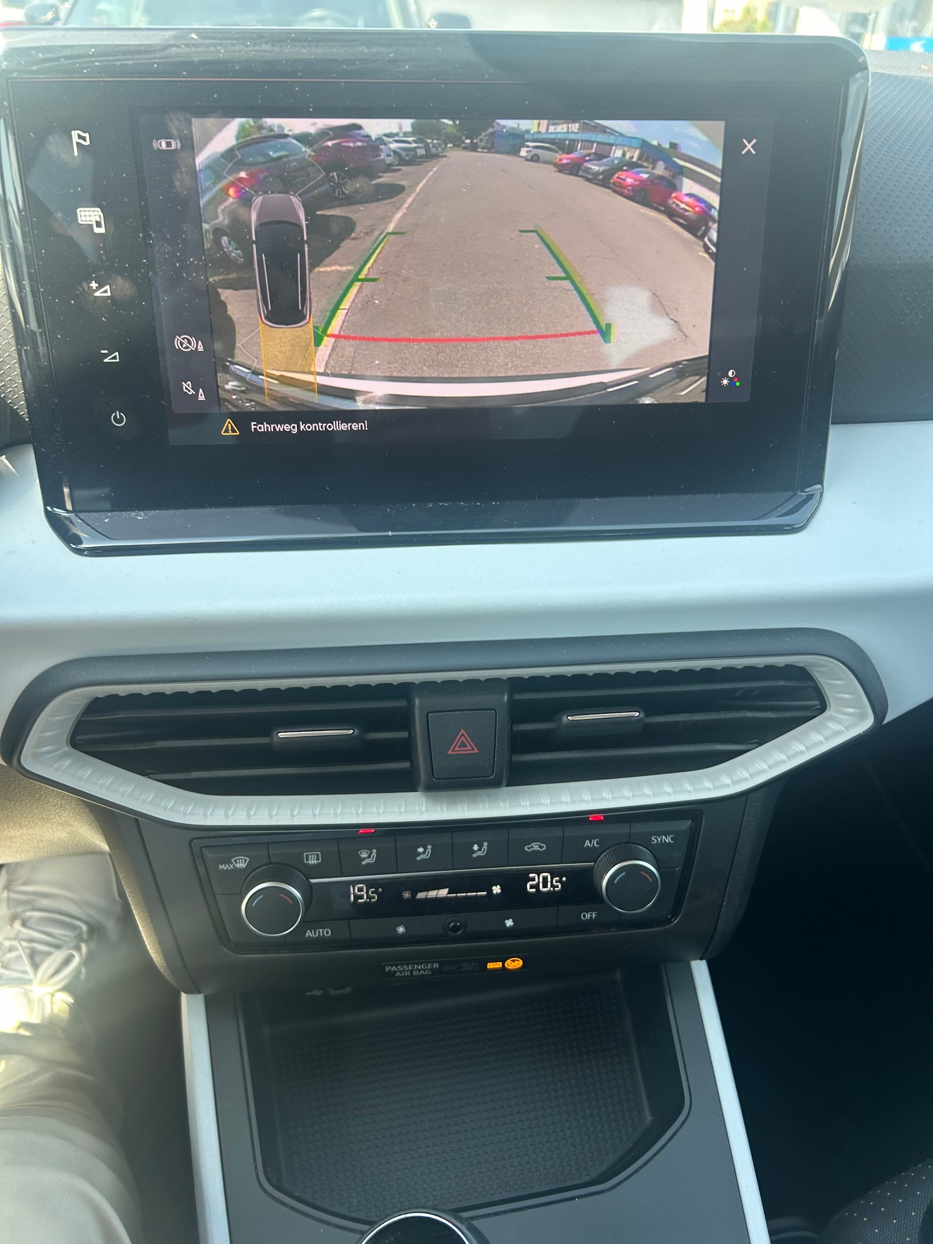 SEAT Arona 1.0 TGI CNG Xperience-showroom-element-3