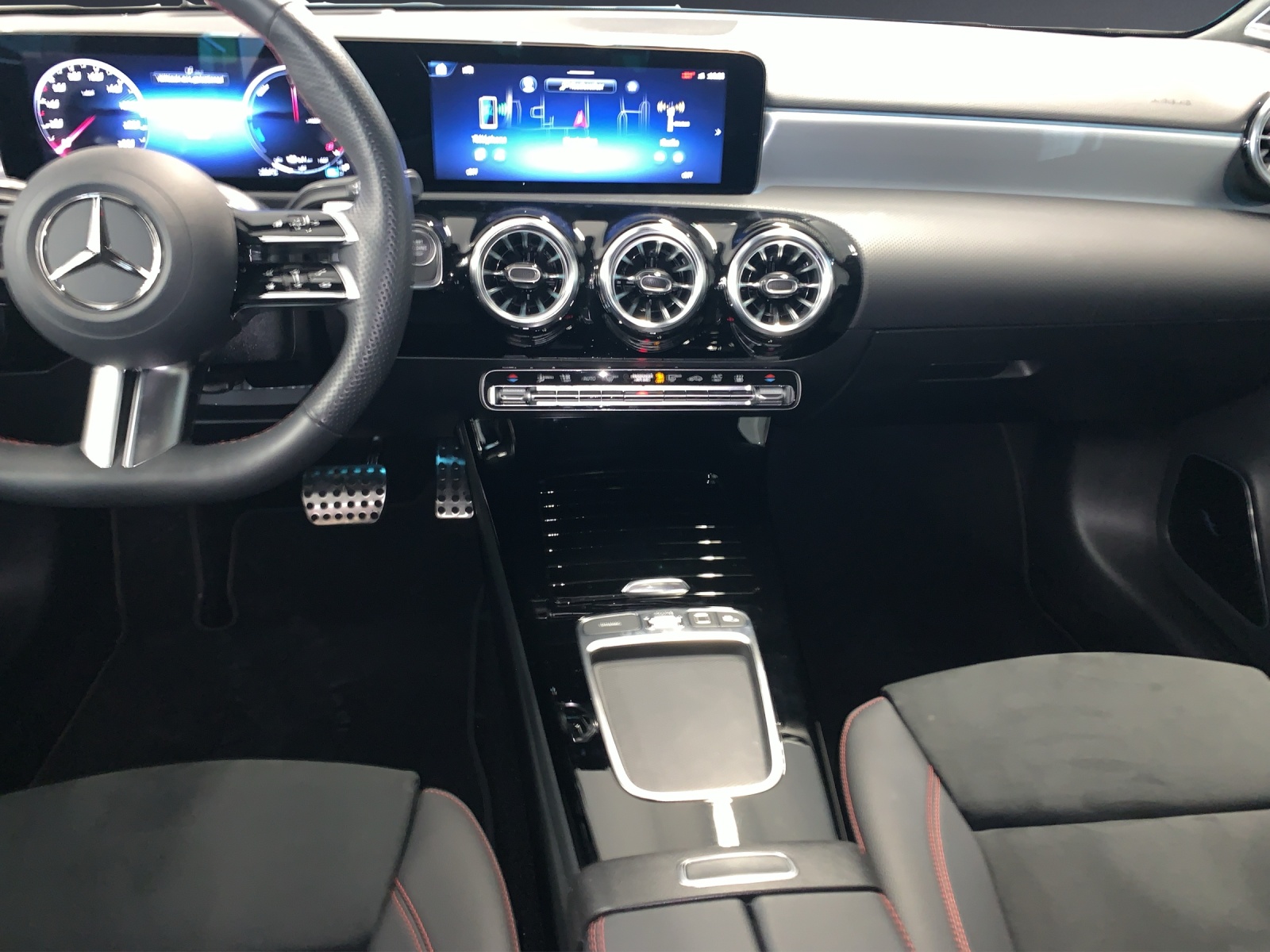 MERCEDES-BENZ A 250 e 8G-DCT-image-7