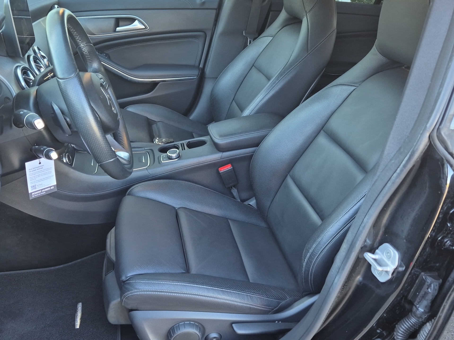 MERCEDES-BENZ CLA 200 d Night Star 7G-DCT-image-10