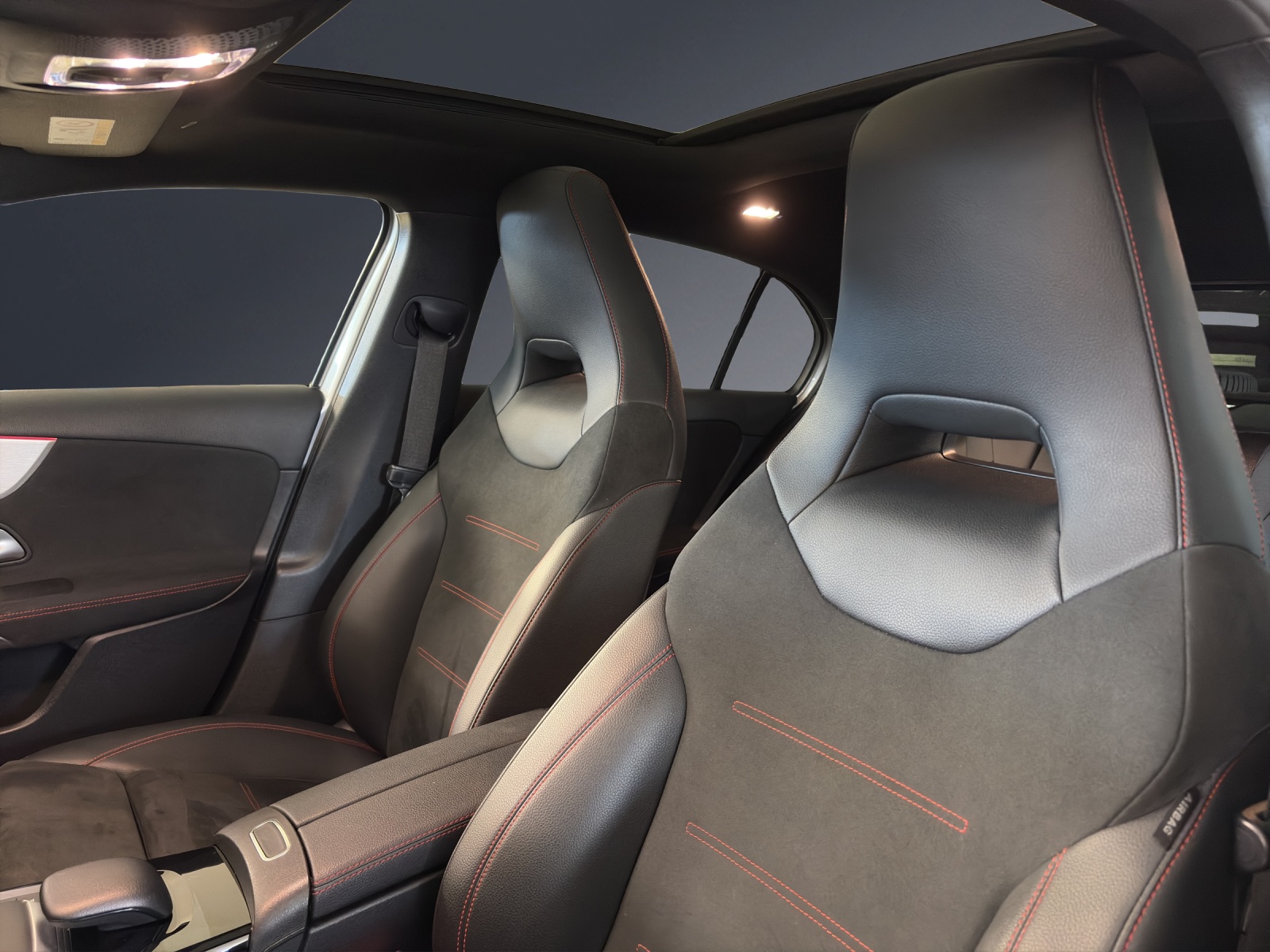 MERCEDES-BENZ A 250 AMG Line 4Matic-image-7