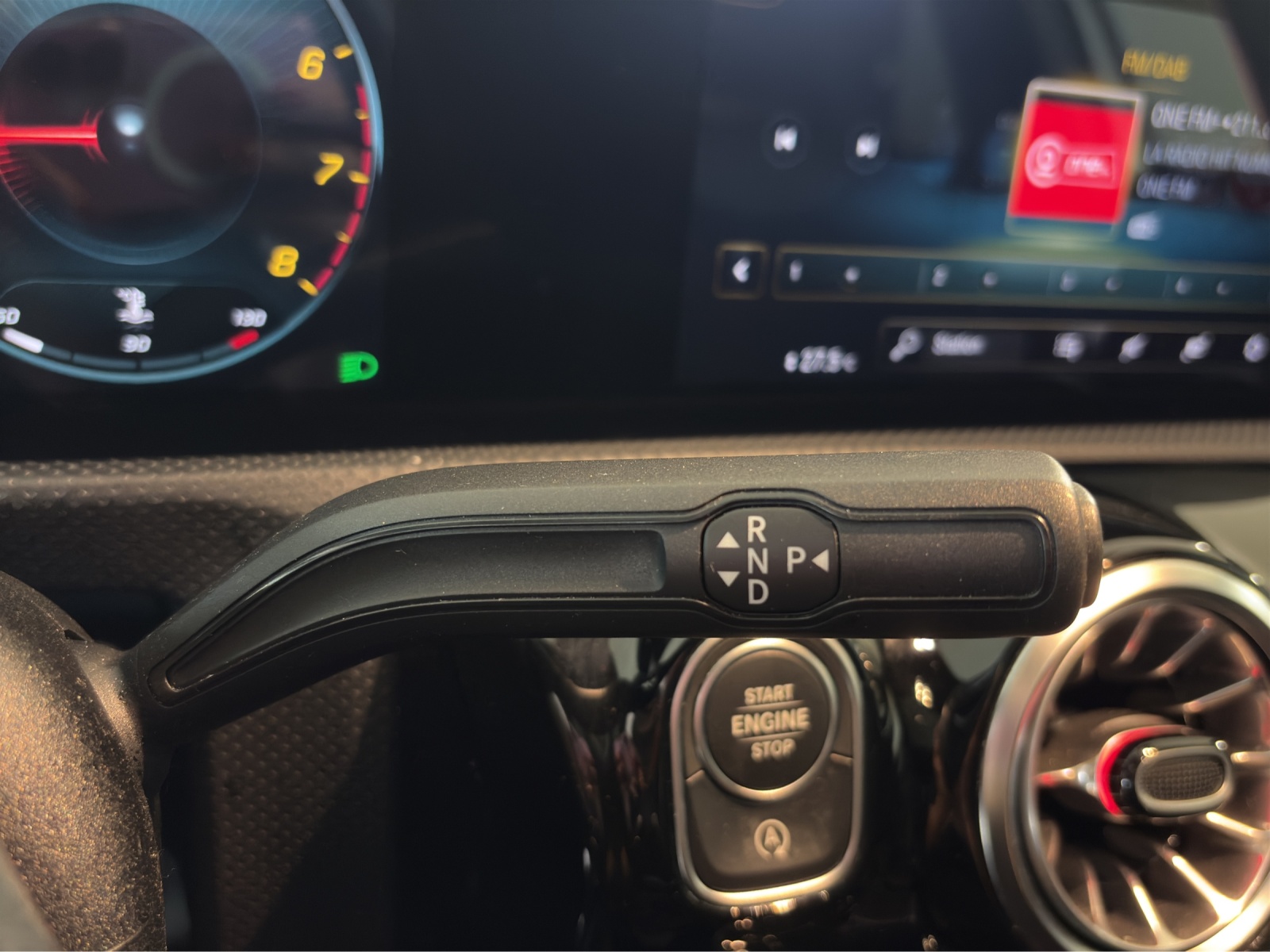 MERCEDES-BENZ A 250 AMG Line 4Matic-image-14