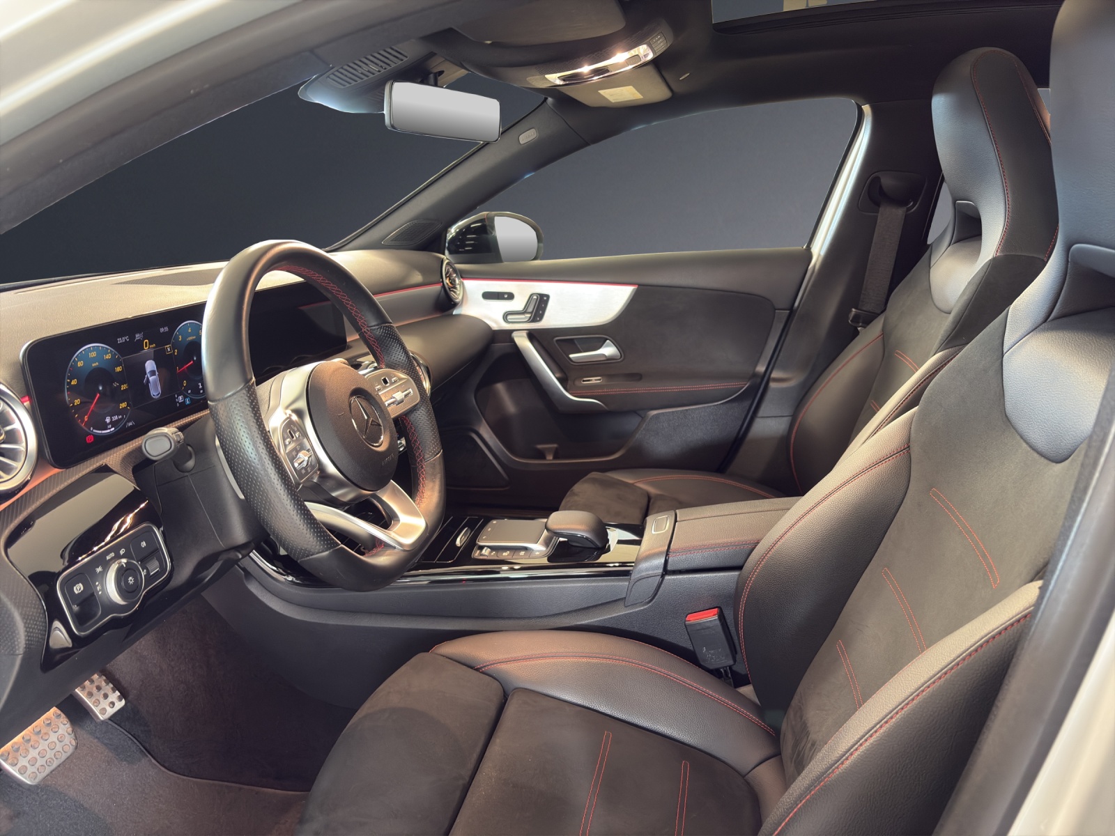 MERCEDES-BENZ A 250 AMG Line 4Matic-image-6