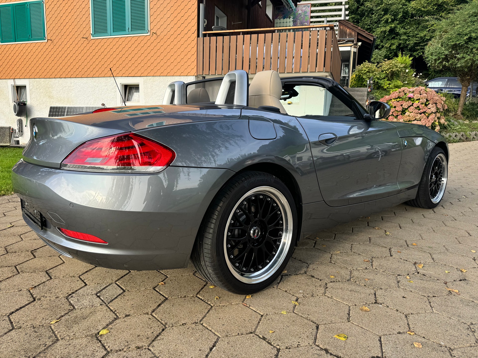 BMW sDrive 23i-image-1