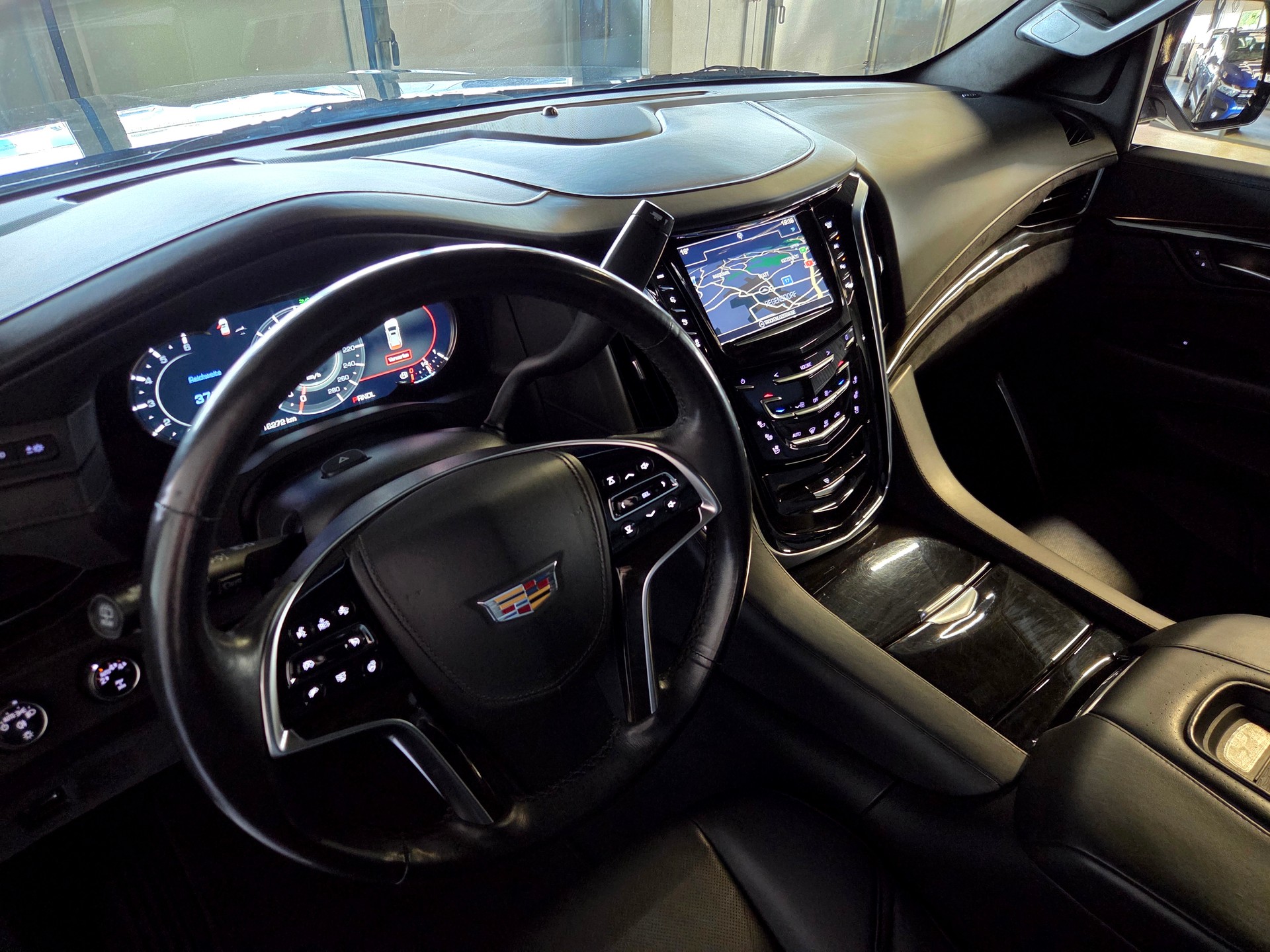 CADILLAC Escalade 6.2 V8 Platinum-image-11