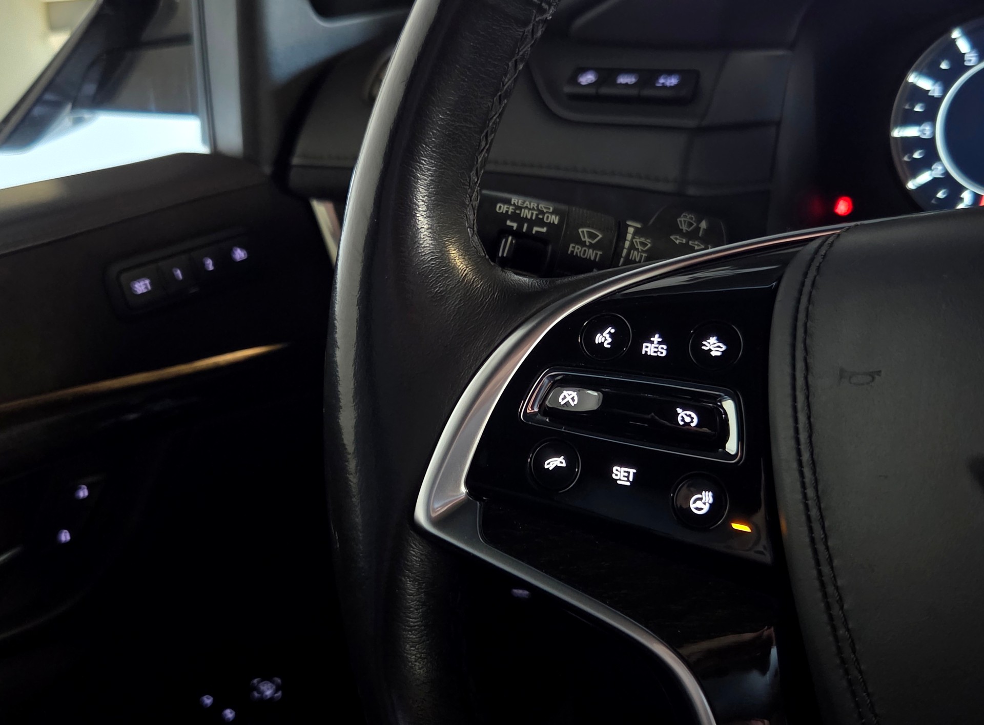 CADILLAC Escalade 6.2 V8 Platinum-image-13