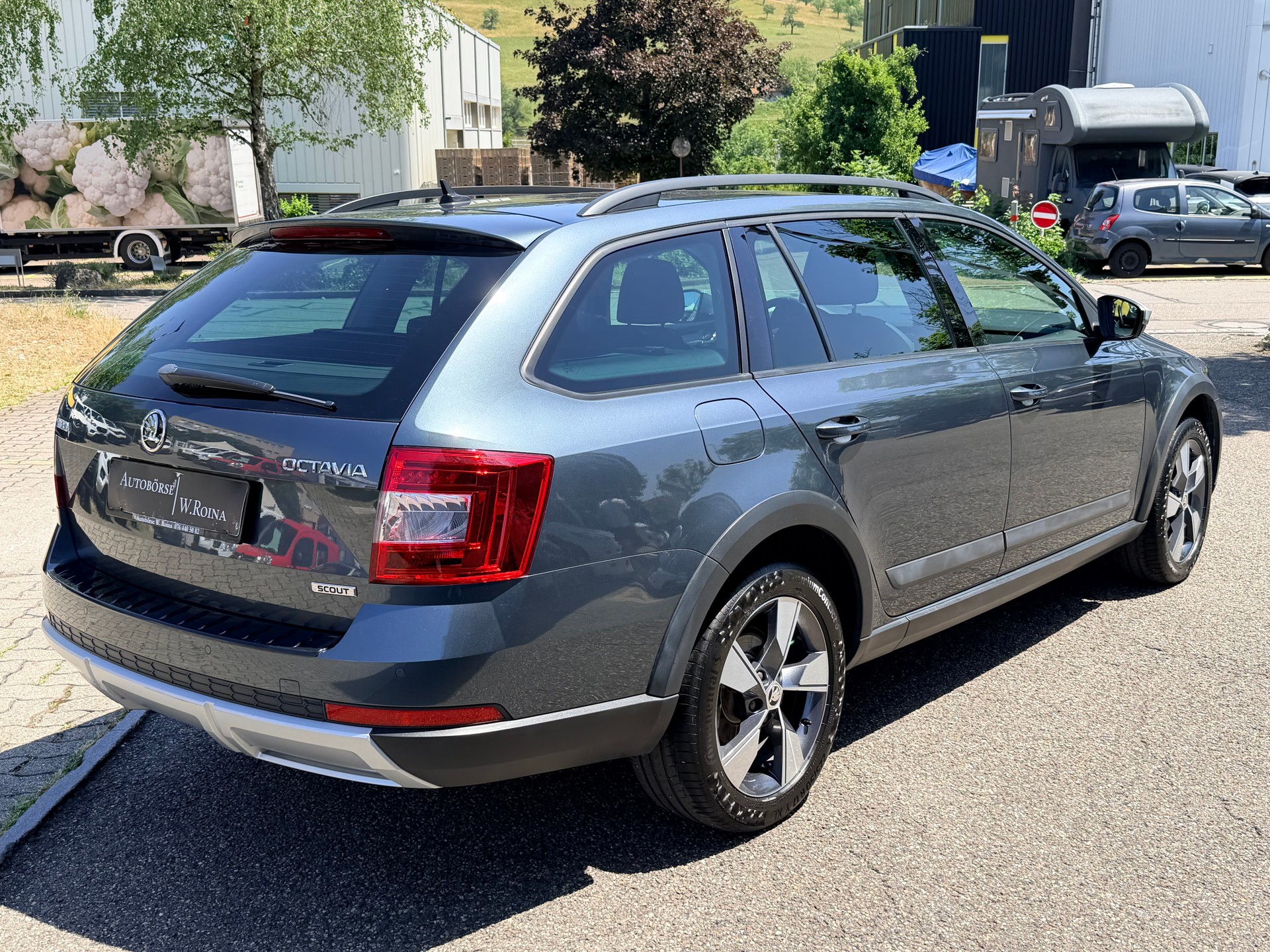 SKODA Octavia Combi 2.0 TDI Scout 4x4 DSG-showroom-element-2