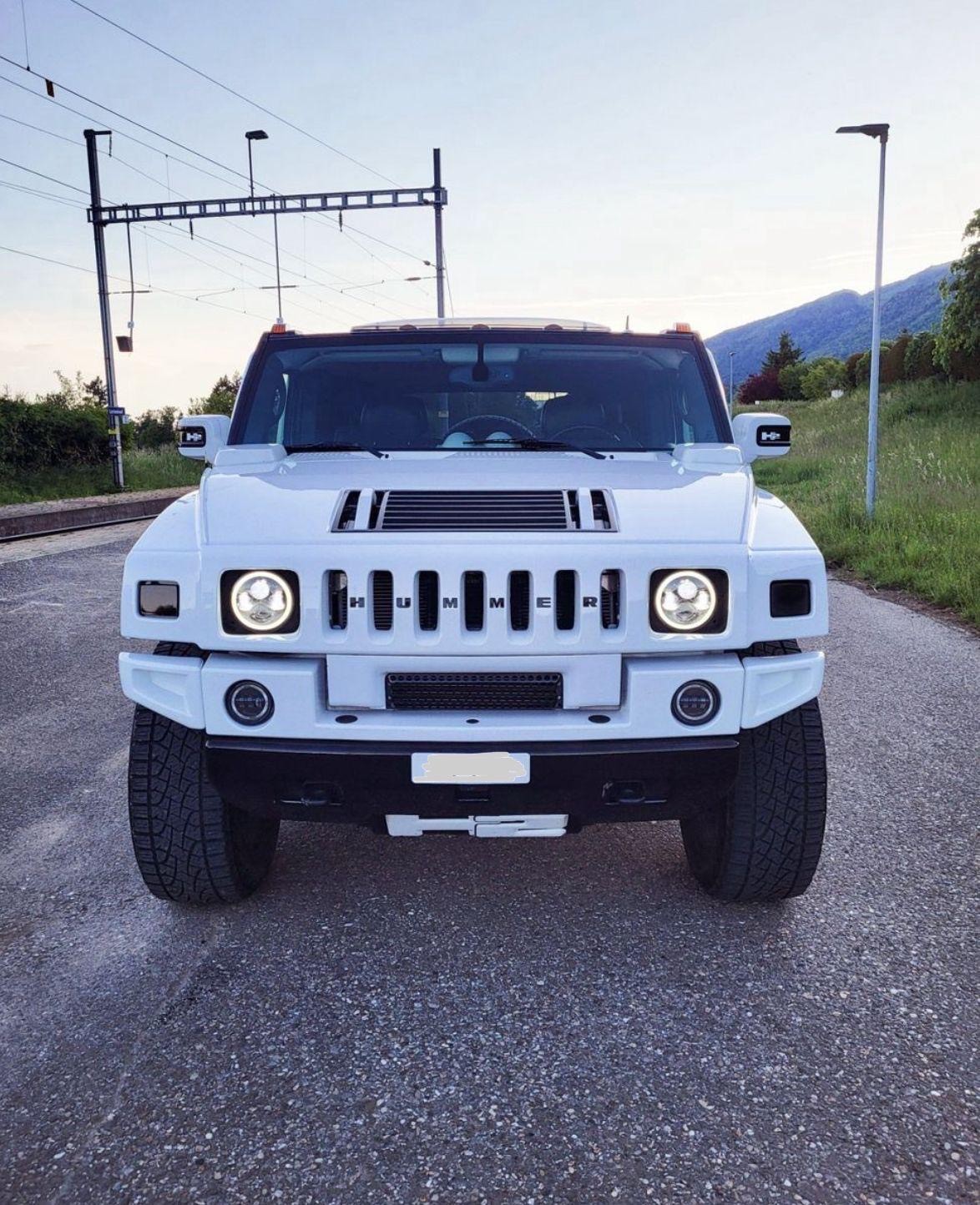 HUMMER H2 6.0 Luxury-showroom-element-1