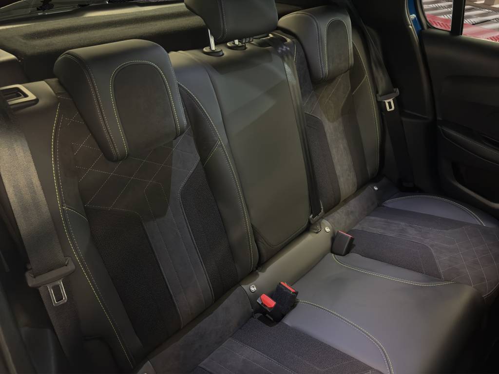 PEUGEOT 208 Elektrik GT Pack-image-8