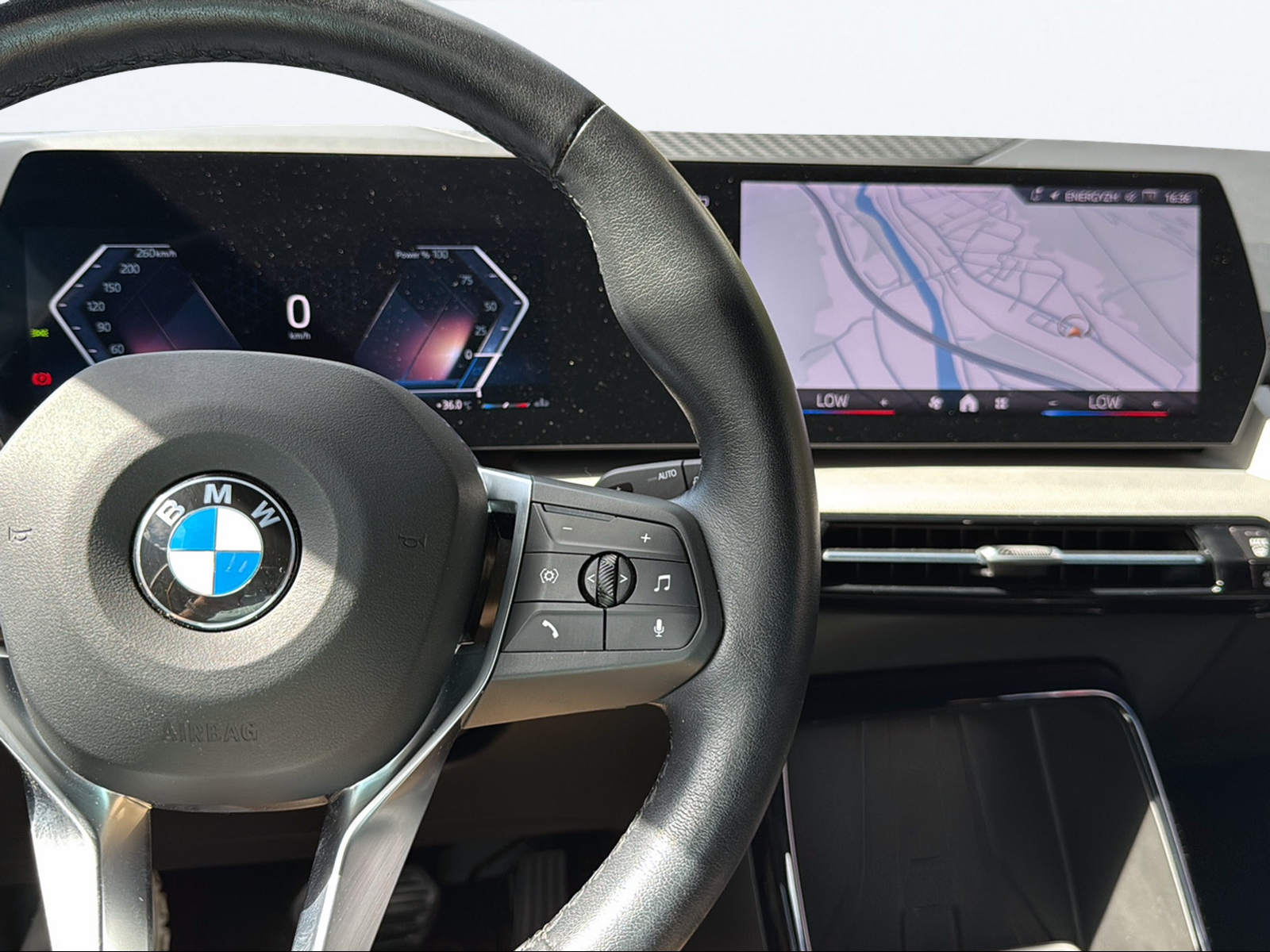 BMW 218i Active Tourer DKG-image-11