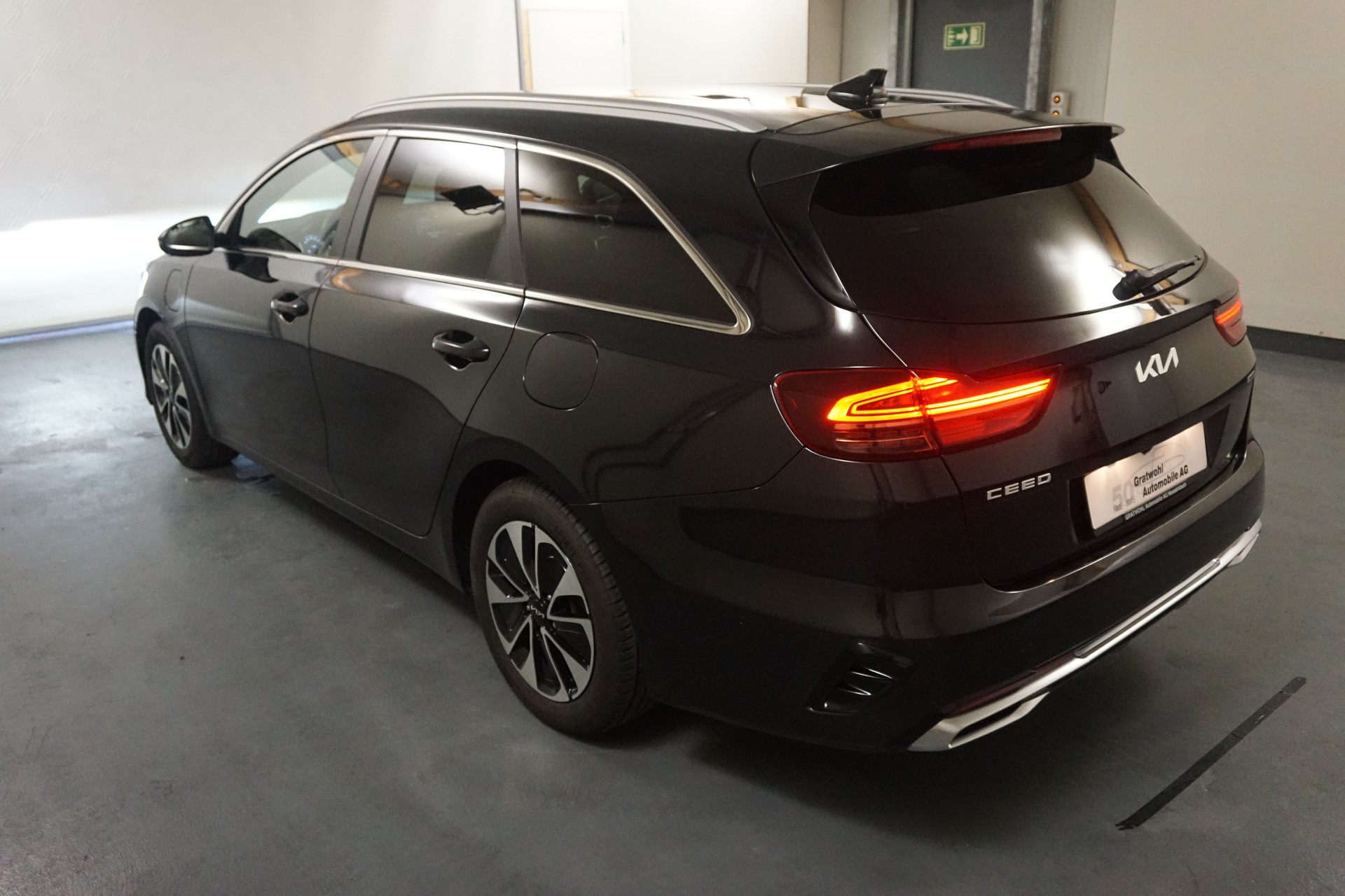 KIA Ceed Sportswagon 1.6 GDi Plug-in Hybrid Style DCT-showroom-element-3