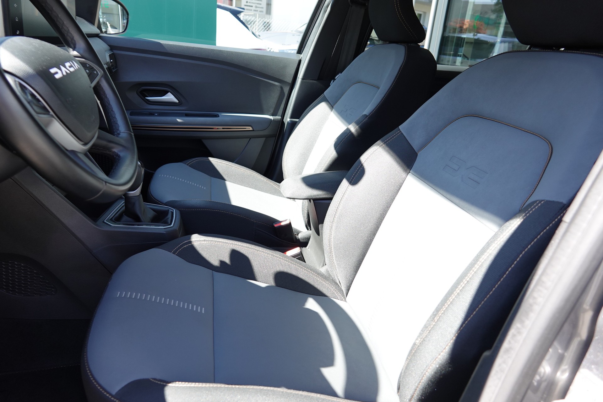 DACIA Jogger 1.6 Hybrid Extreme-image-11
