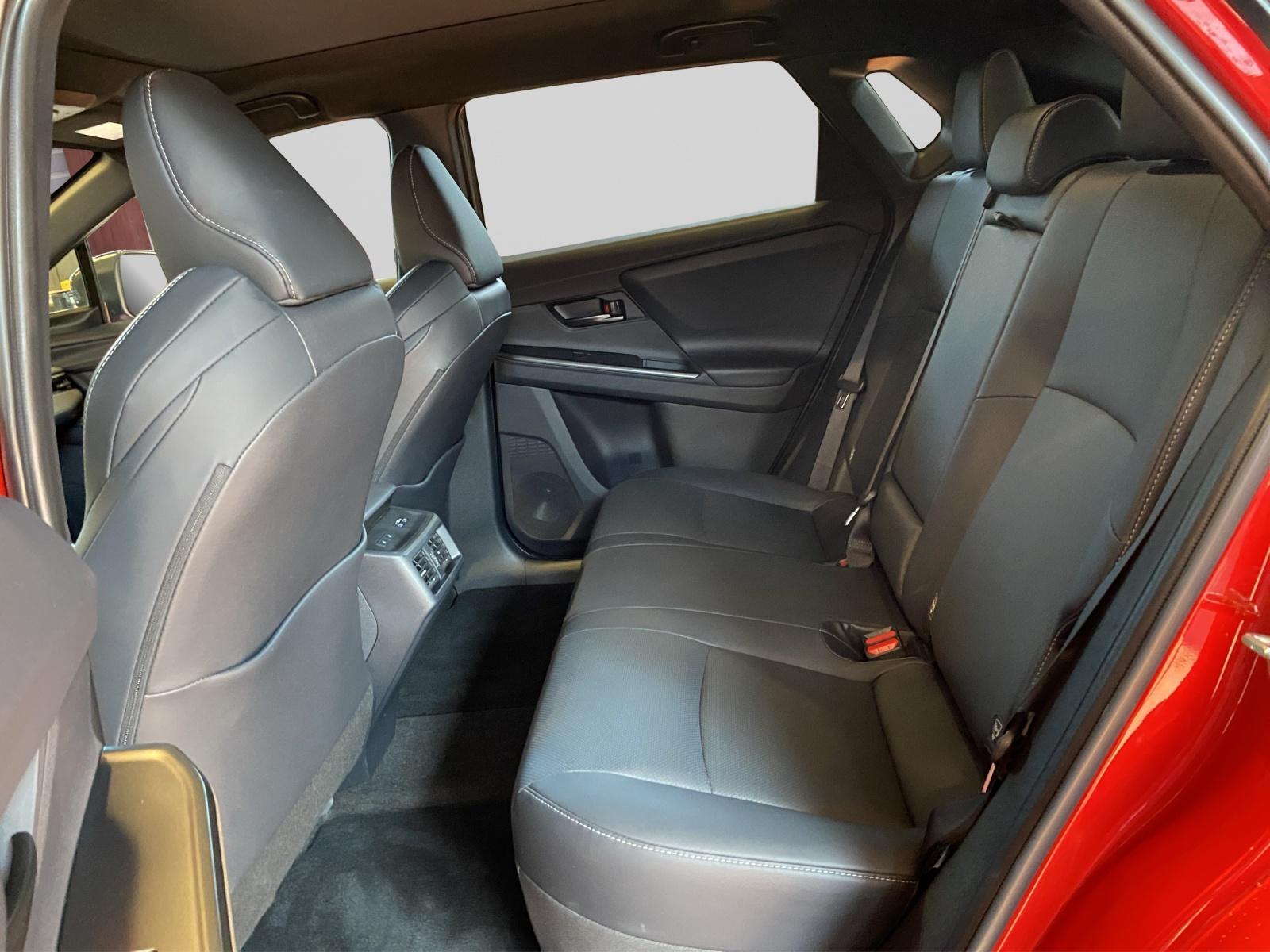 TOYOTA bZ4X Premium AWD / 8-fach bereift / Gratisservice 4 Jahre / 60000 Km ab 1. IV-image-8