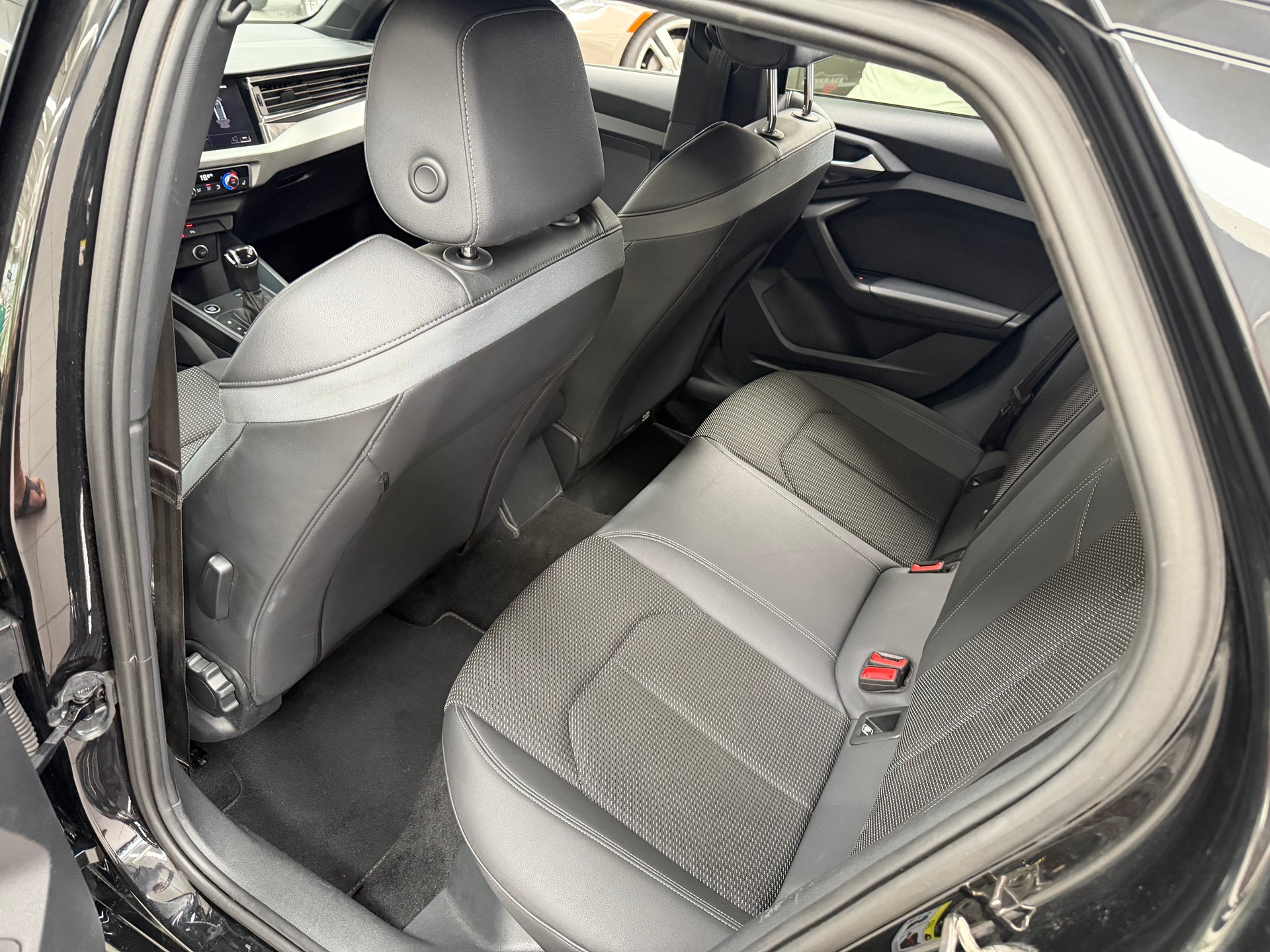 AUDI A1 Sportback 35 TFSI S Line S-tronic-image-6