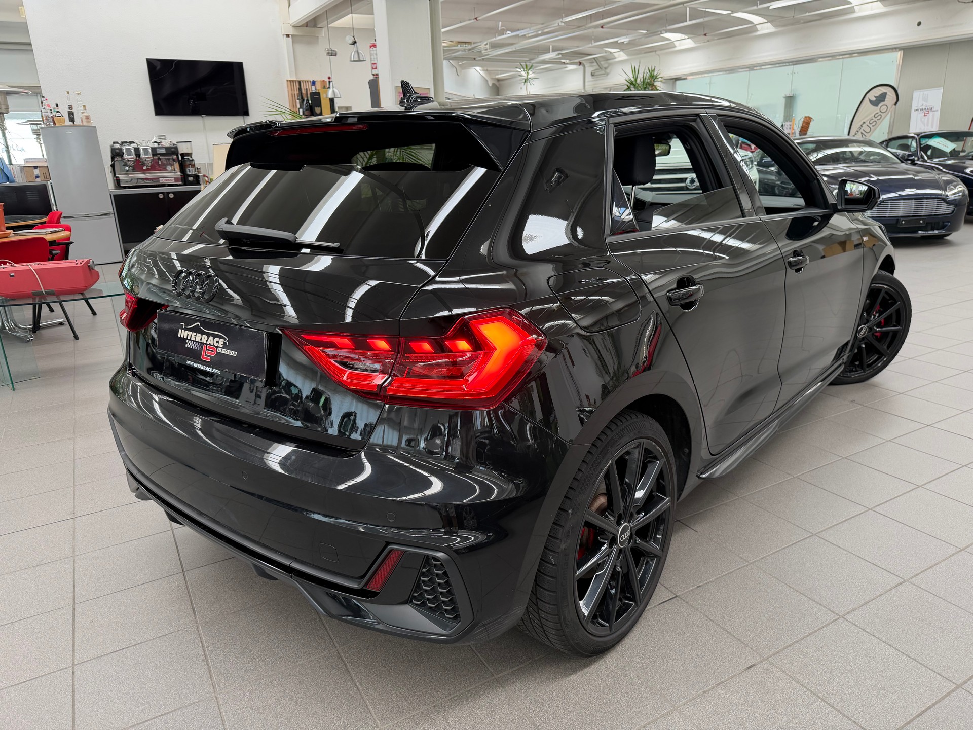 AUDI A1 Sportback 35 TFSI S Line S-tronic-image-3