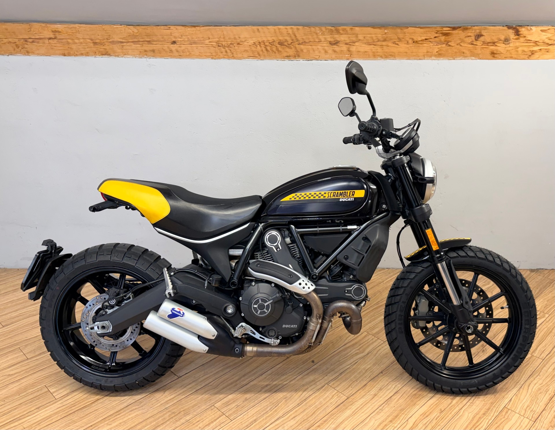 DUCATI Scrambler 800 Full Throttle (35kW)-image-1