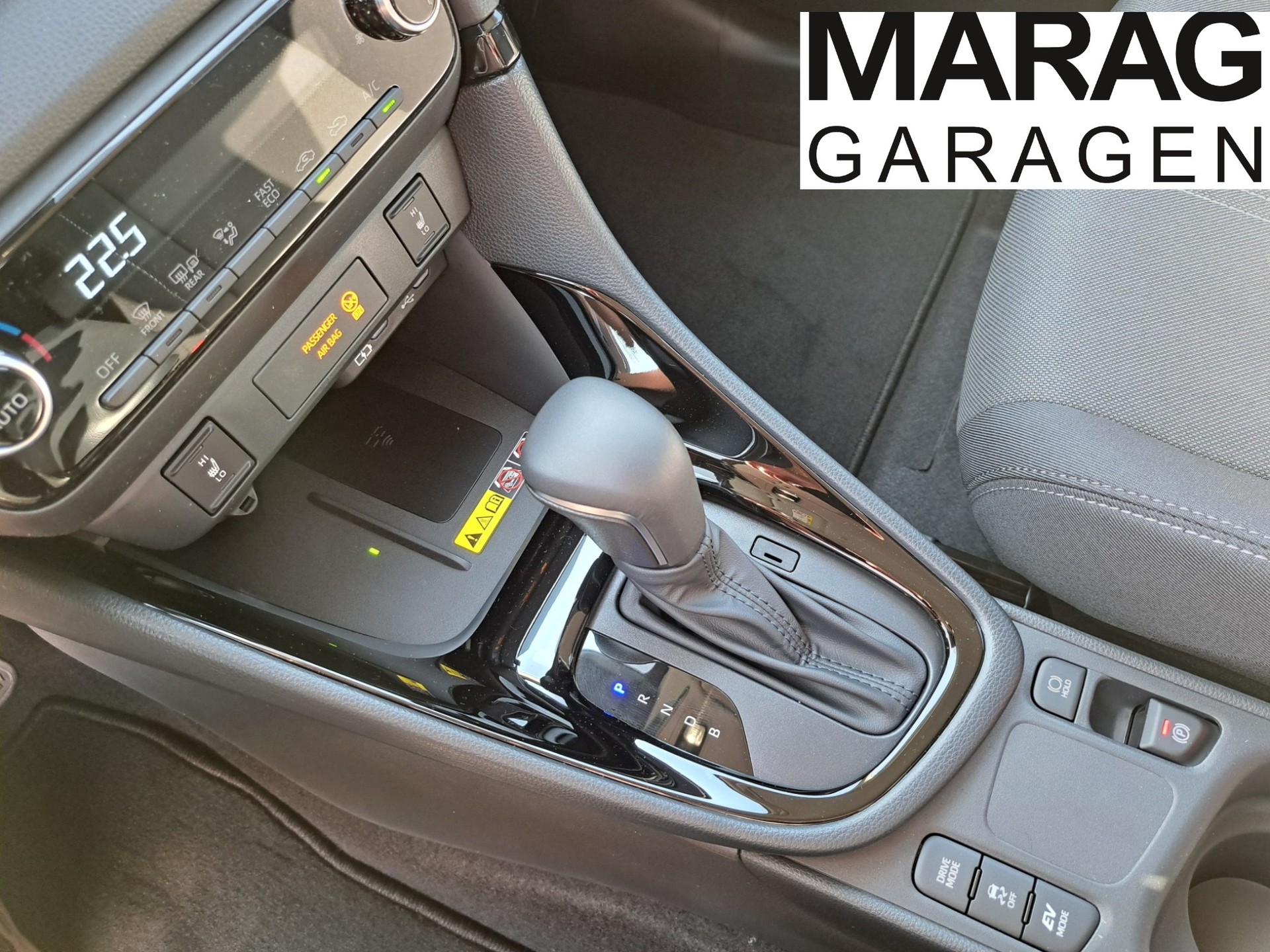 TOYOTA Yaris 1.5 Trend e-CVT-image-12