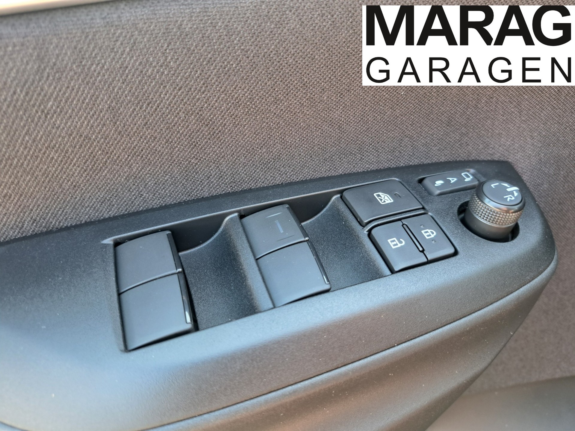 TOYOTA Yaris 1.5 Trend e-CVT-image-14