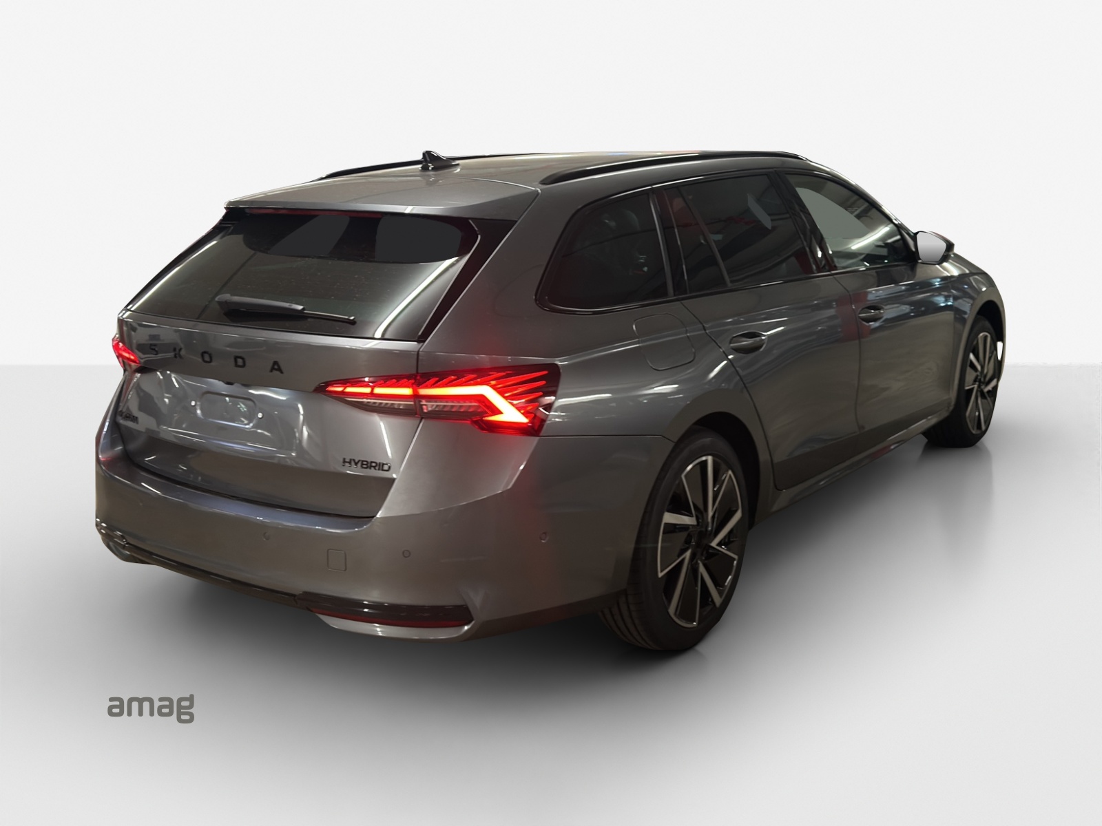 SKODA Octavia Combi 1.5 TSI mHEV DSG Sport Line-image-4
