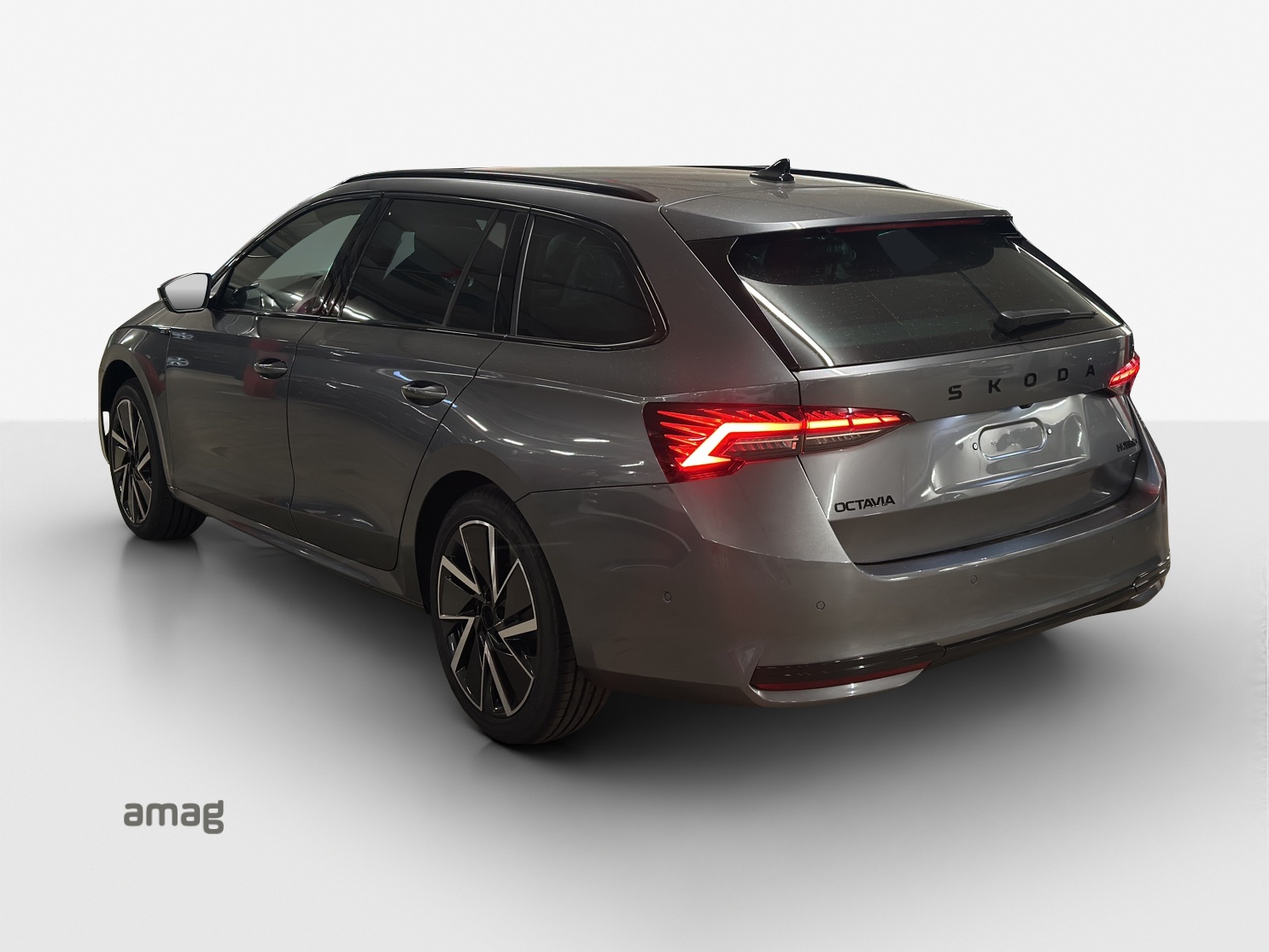 SKODA Octavia Combi 1.5 TSI mHEV DSG Sport Line-showroom-element-2