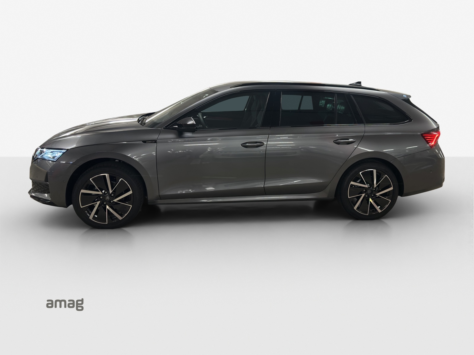 SKODA Octavia Combi 1.5 TSI mHEV DSG Sport Line-showroom-element-1