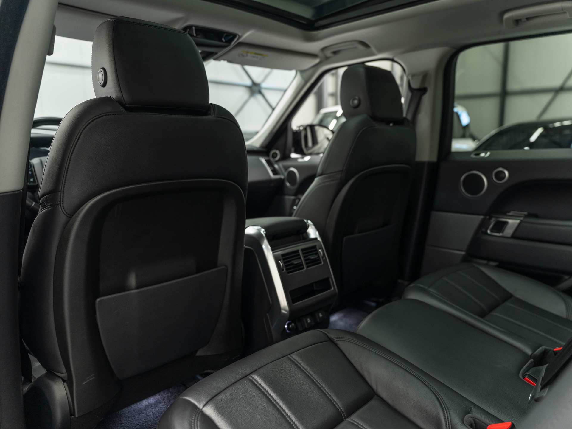 LAND ROVER Range Rover Sport 3.0 TDV6 SE Automatic-image-11