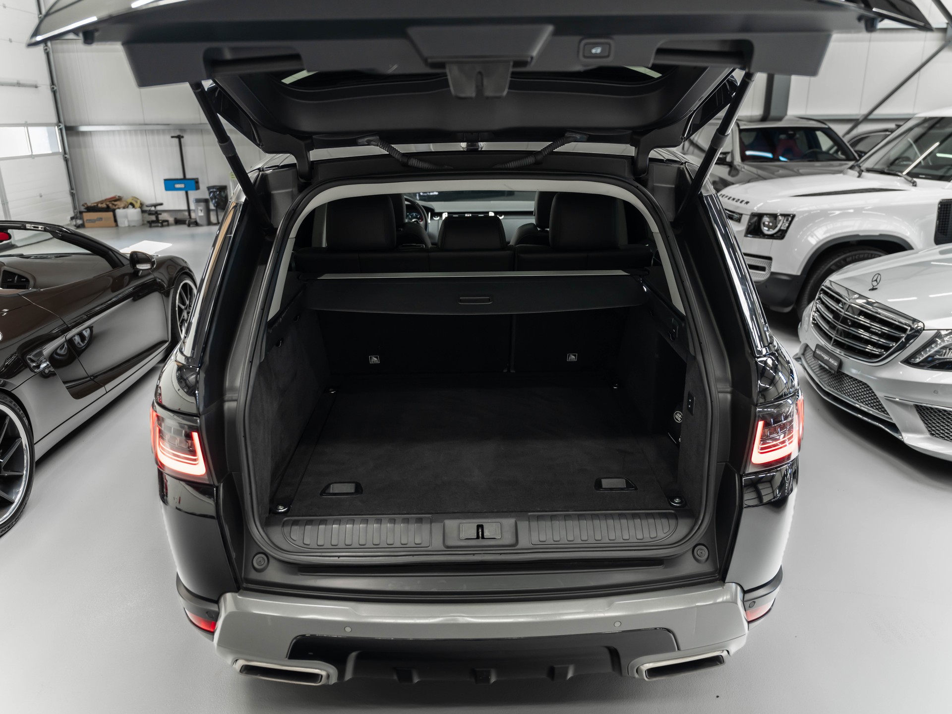 LAND ROVER Range Rover Sport 3.0 TDV6 SE Automatic-image-28