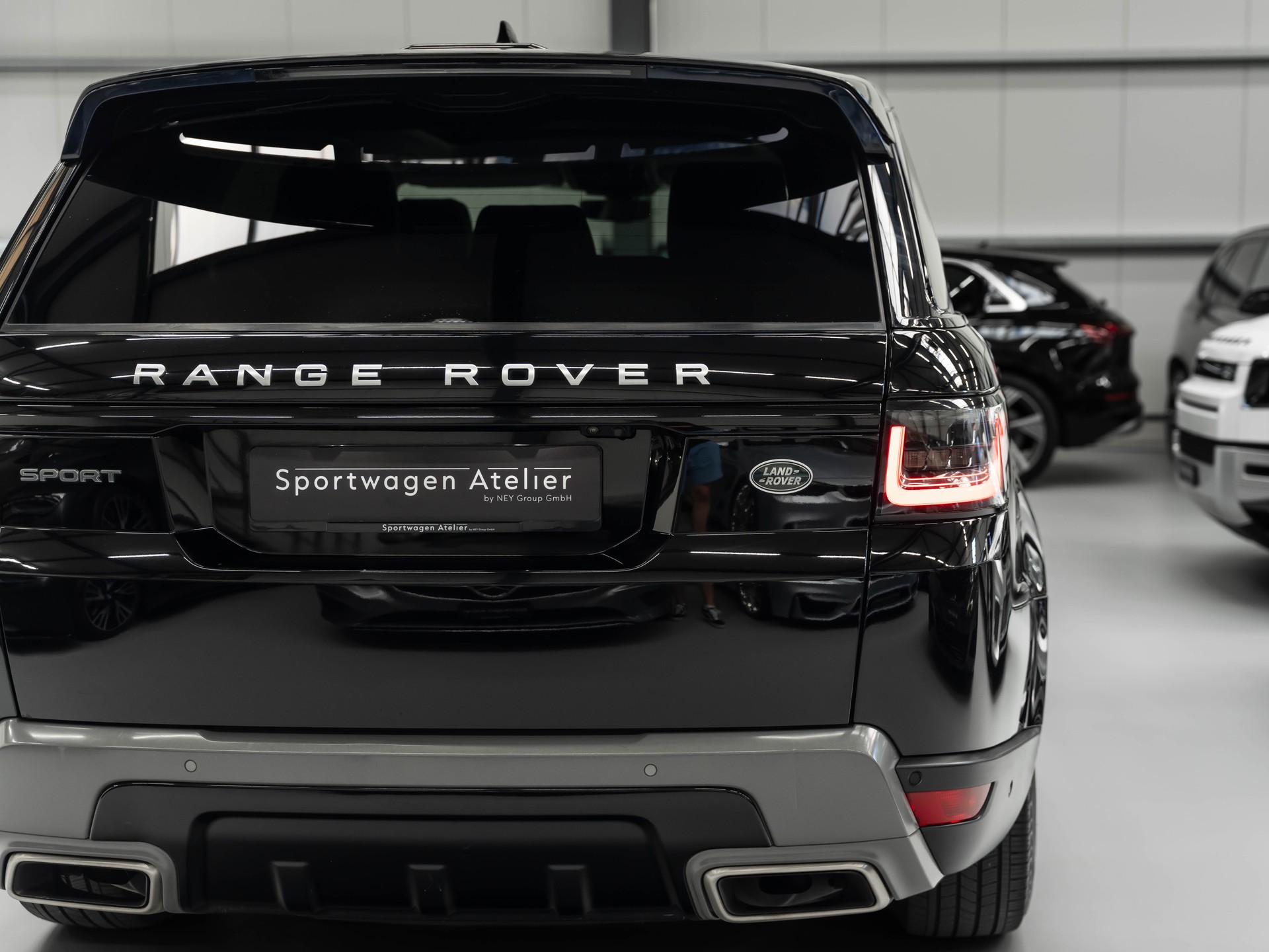 LAND ROVER Range Rover Sport 3.0 TDV6 SE Automatic-image-16