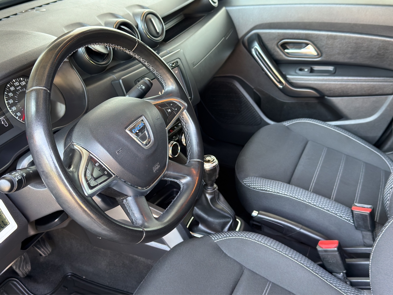 DACIA Duster TCe 125 Prestige 4x4-image-10
