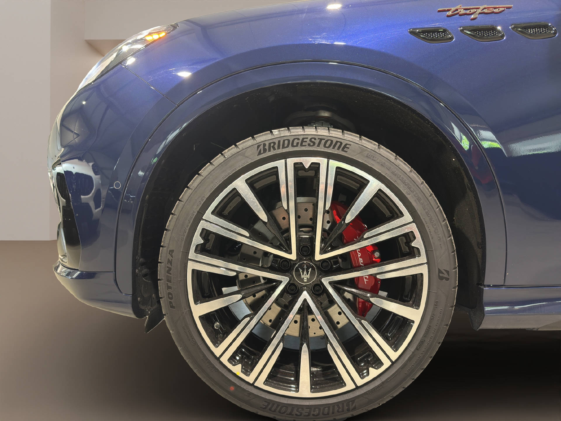 MASERATI Grecale 3.0 V6 Trofeo-image-18