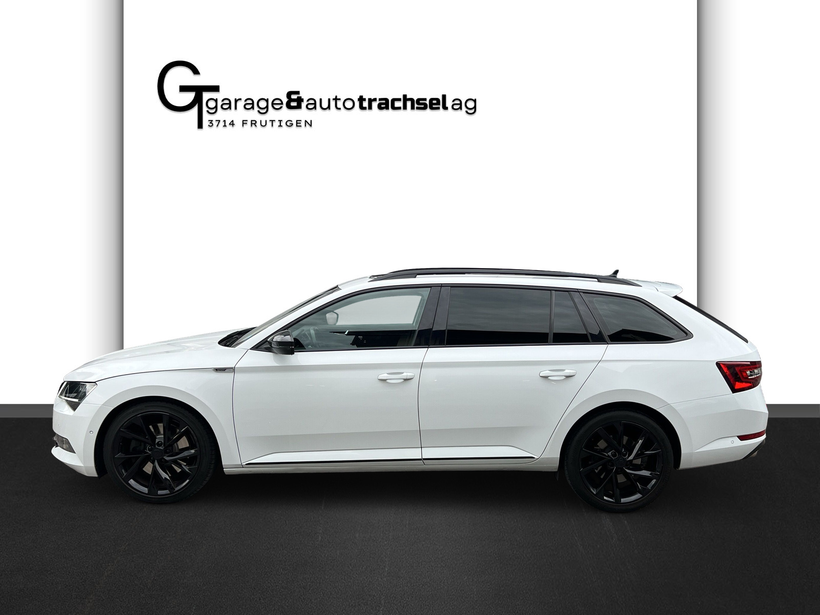SKODA Superb Combi 2.0 TSI SportLine+ DSG 4x4-showroom-element-1