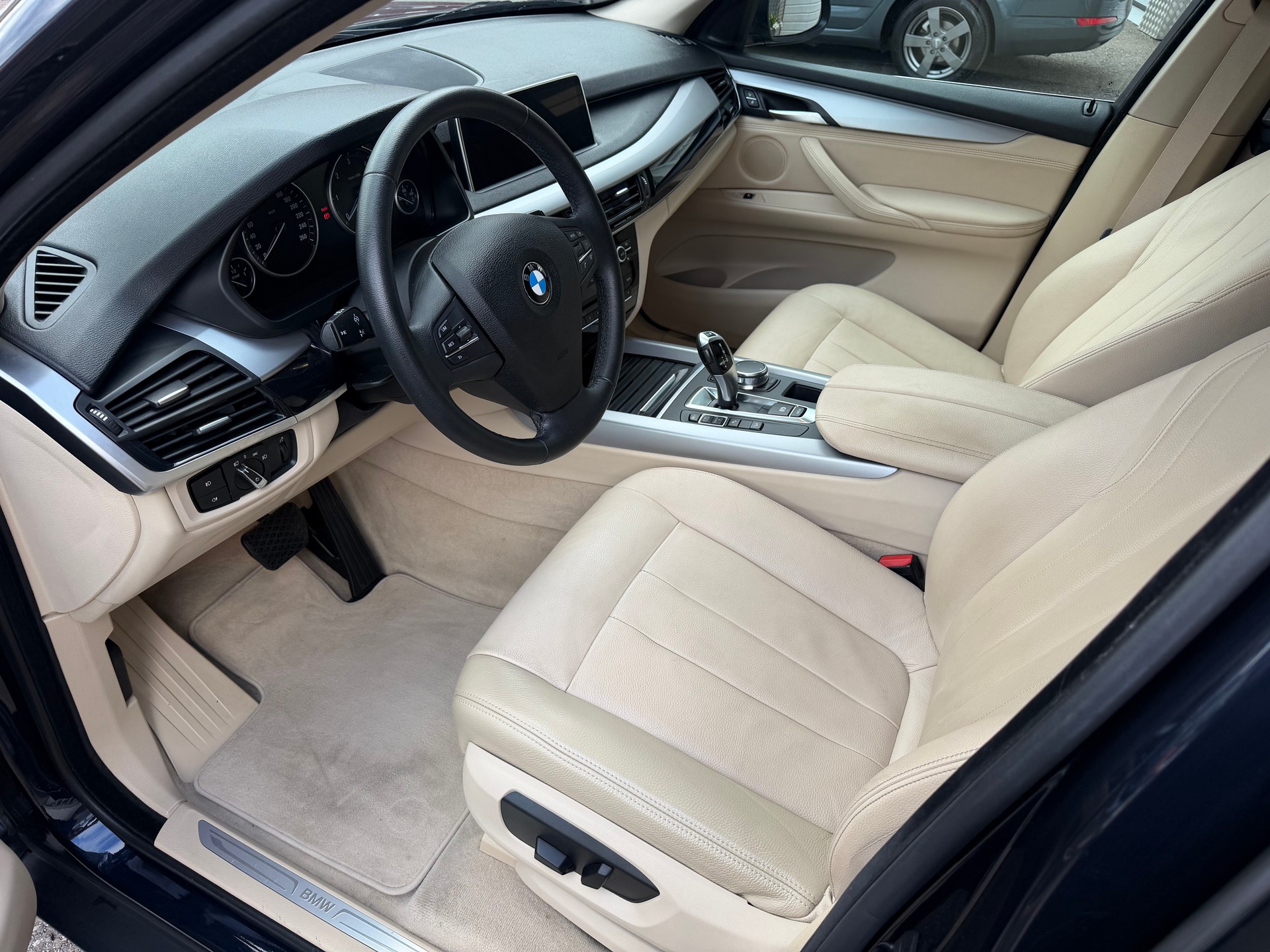 BMW X5 xDrive 30d Steptronic-image-4