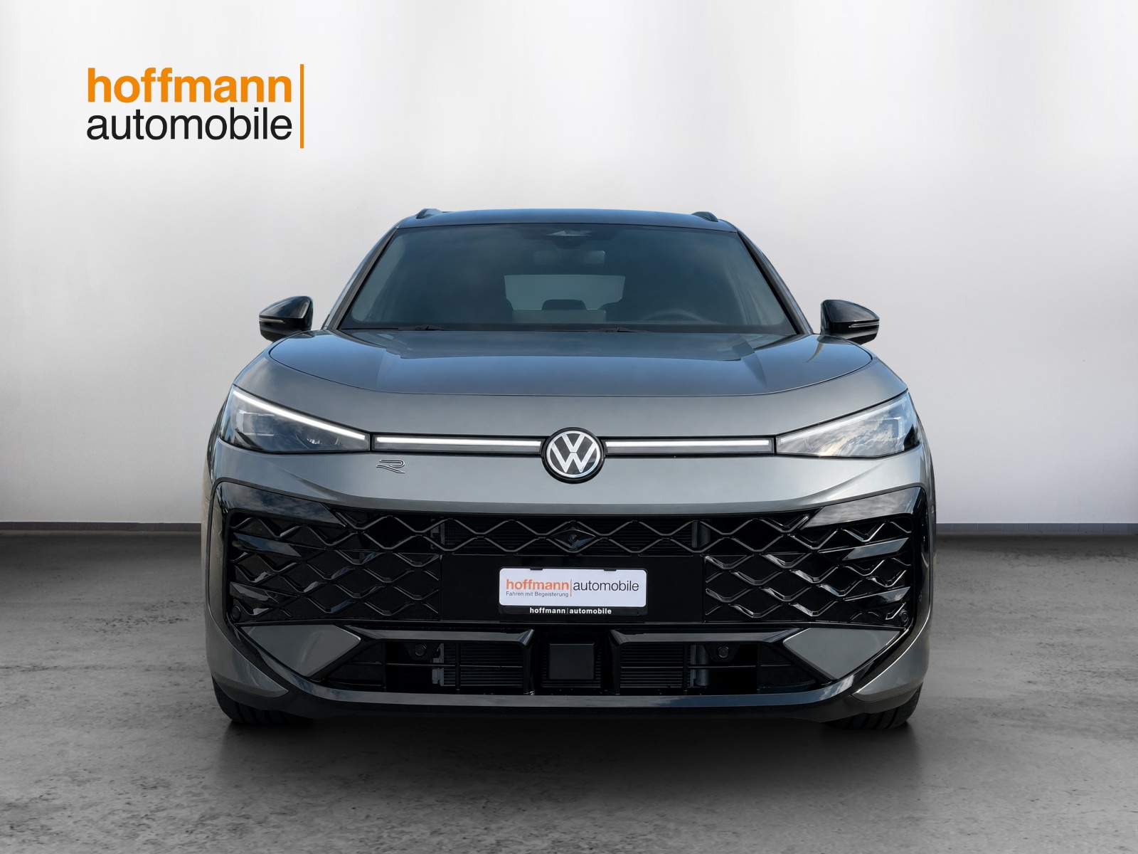 VW T-Roc 1.5 eTSI mHEV R-Line DSG-showroom-element-1