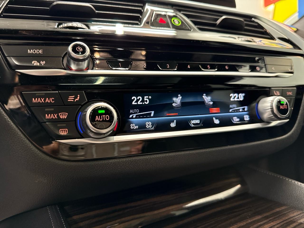 BMW 530i xDrive 48V Touring M Sport Steptronic-image-7