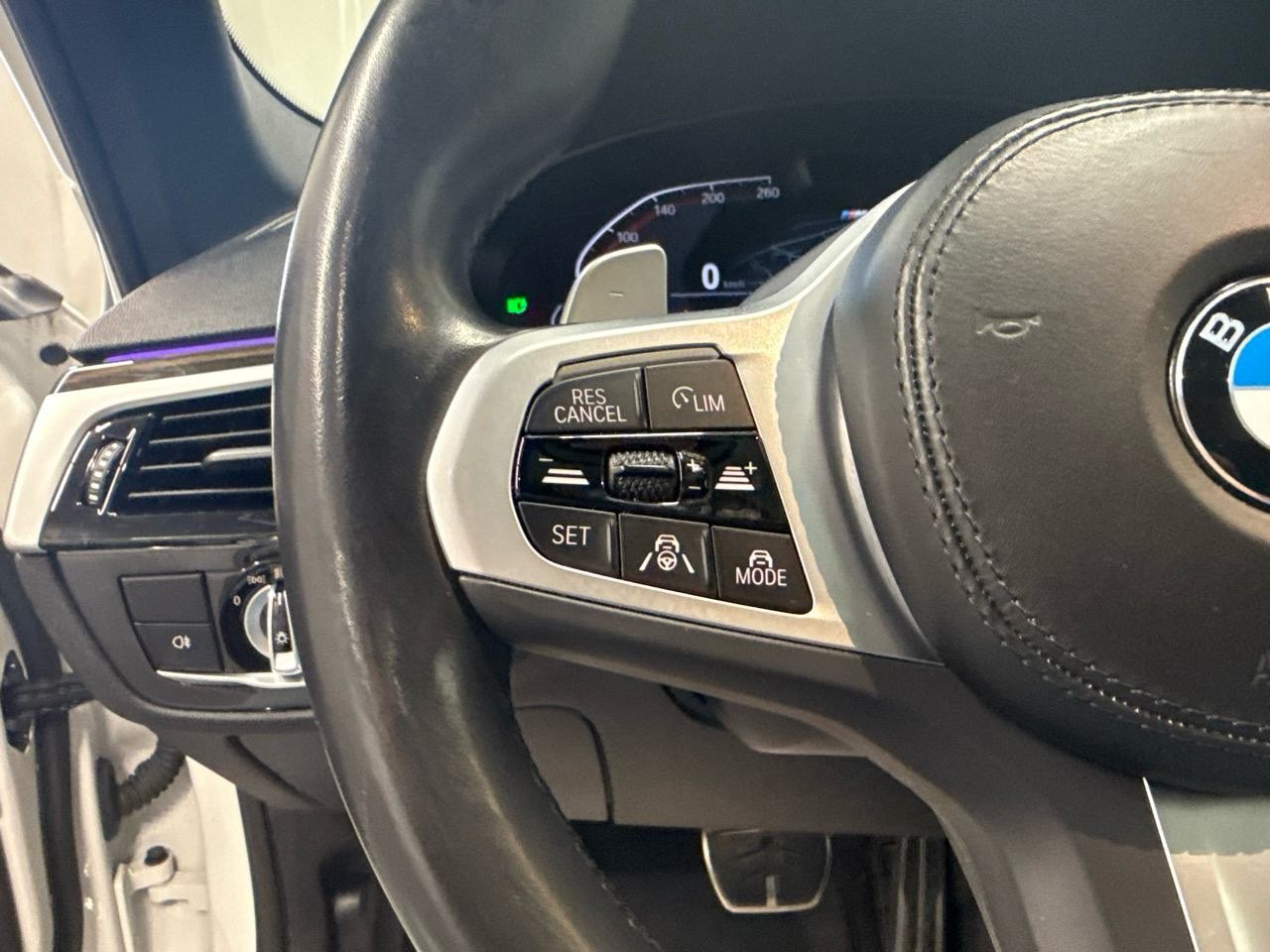 BMW 530i xDrive 48V Touring M Sport Steptronic-image-9