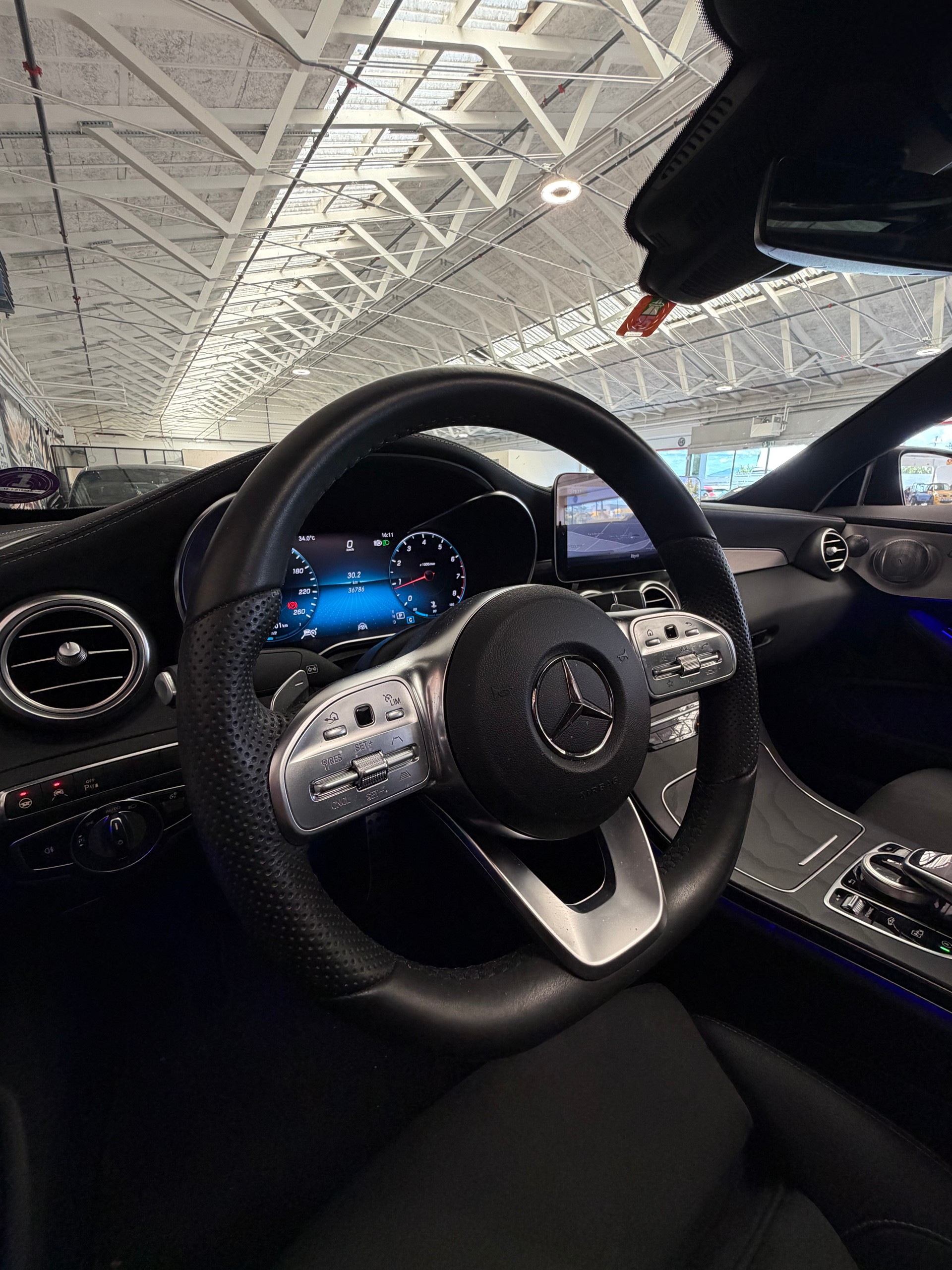 MERCEDES-BENZ C 300 Coupé AMG Line 9G-tronic-image-17