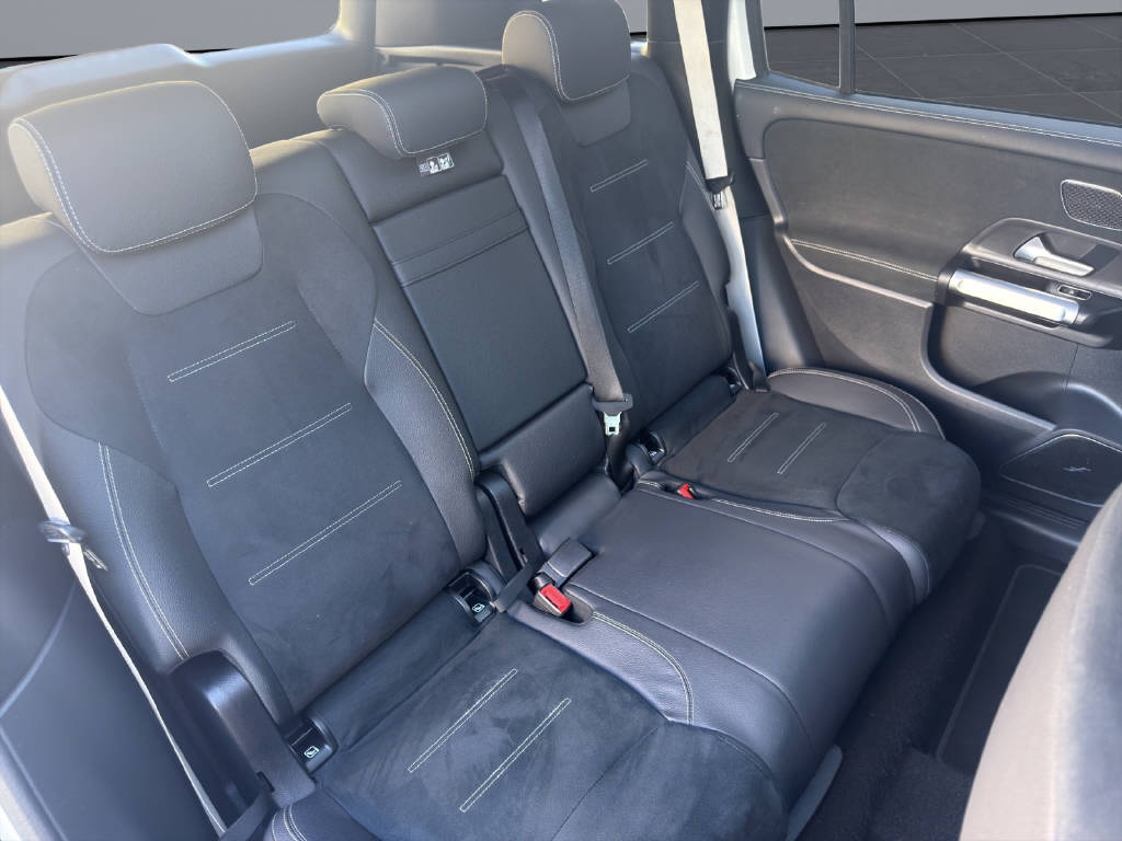 MERCEDES-BENZ GLB 250 AMG Line 4matic-image-11