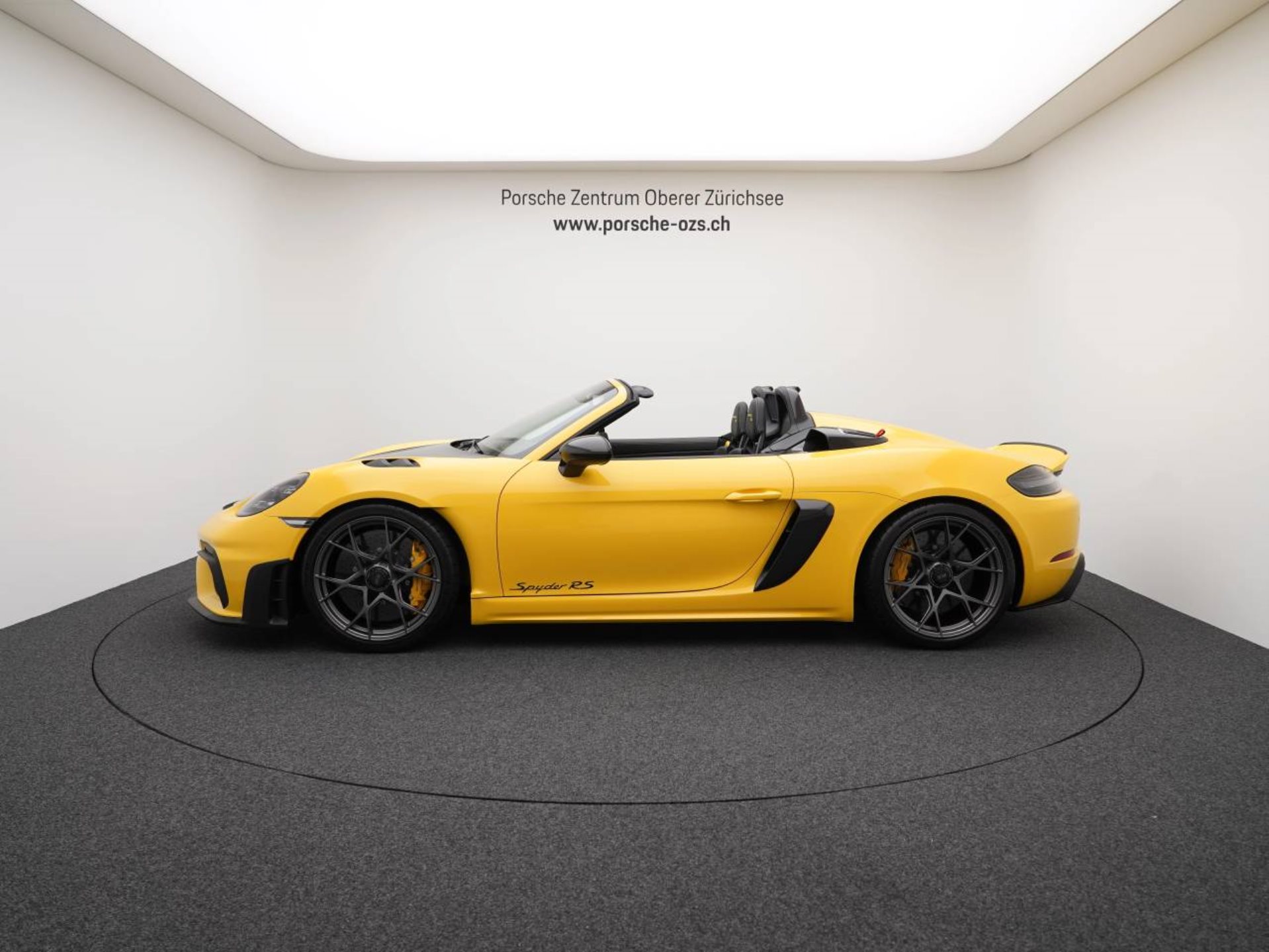 PORSCHE 718 Spyder RS-showroom-element-1