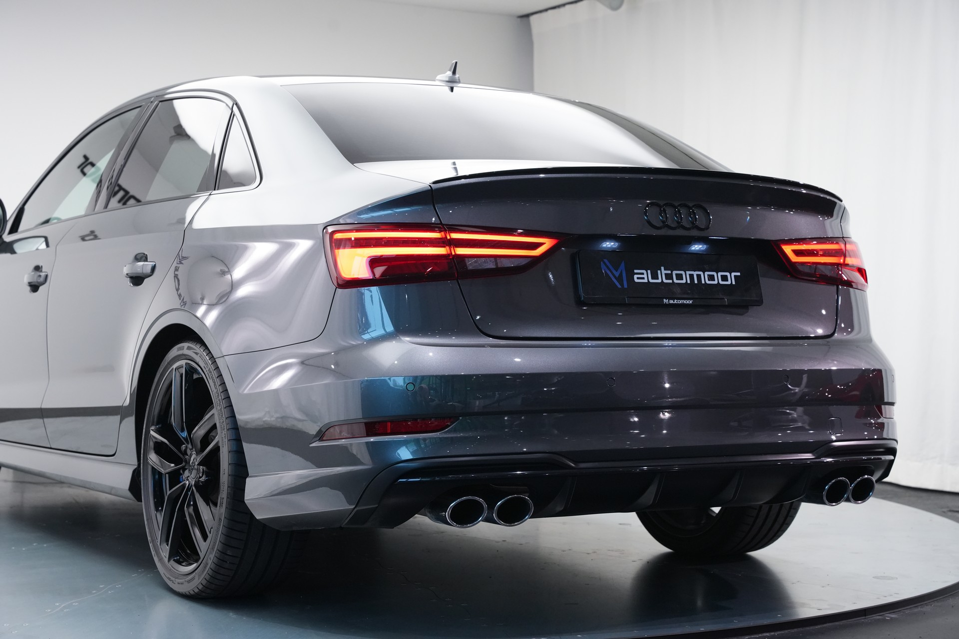 AUDI S3 Limousine 2.0 TFSI quattro S-tronic *CH-Fahrzeug* *Magnetic Ride* *B&O*-image-34