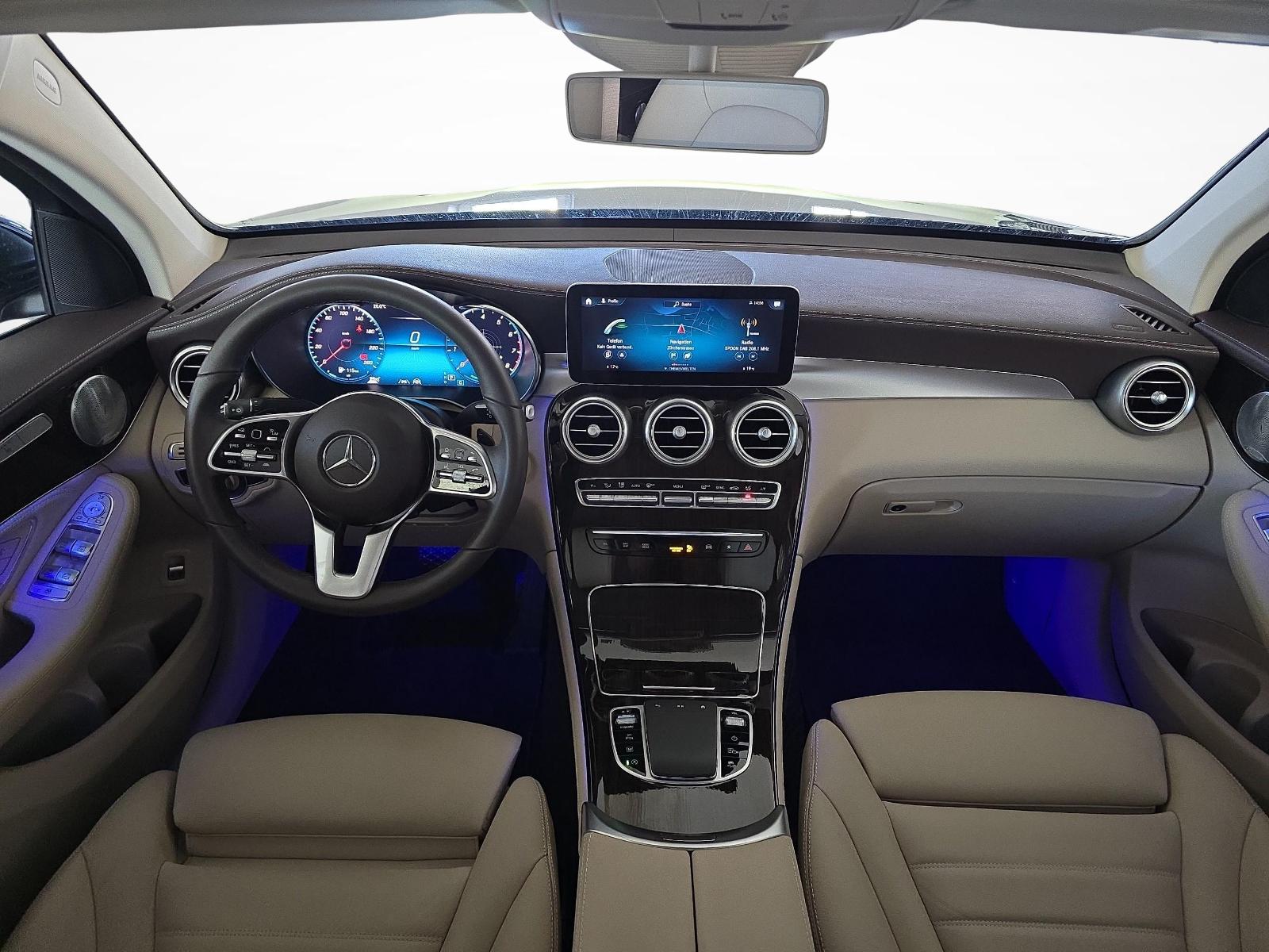 MERCEDES-BENZ GLC 300 4MATIC Coupé AMG Line-image-8