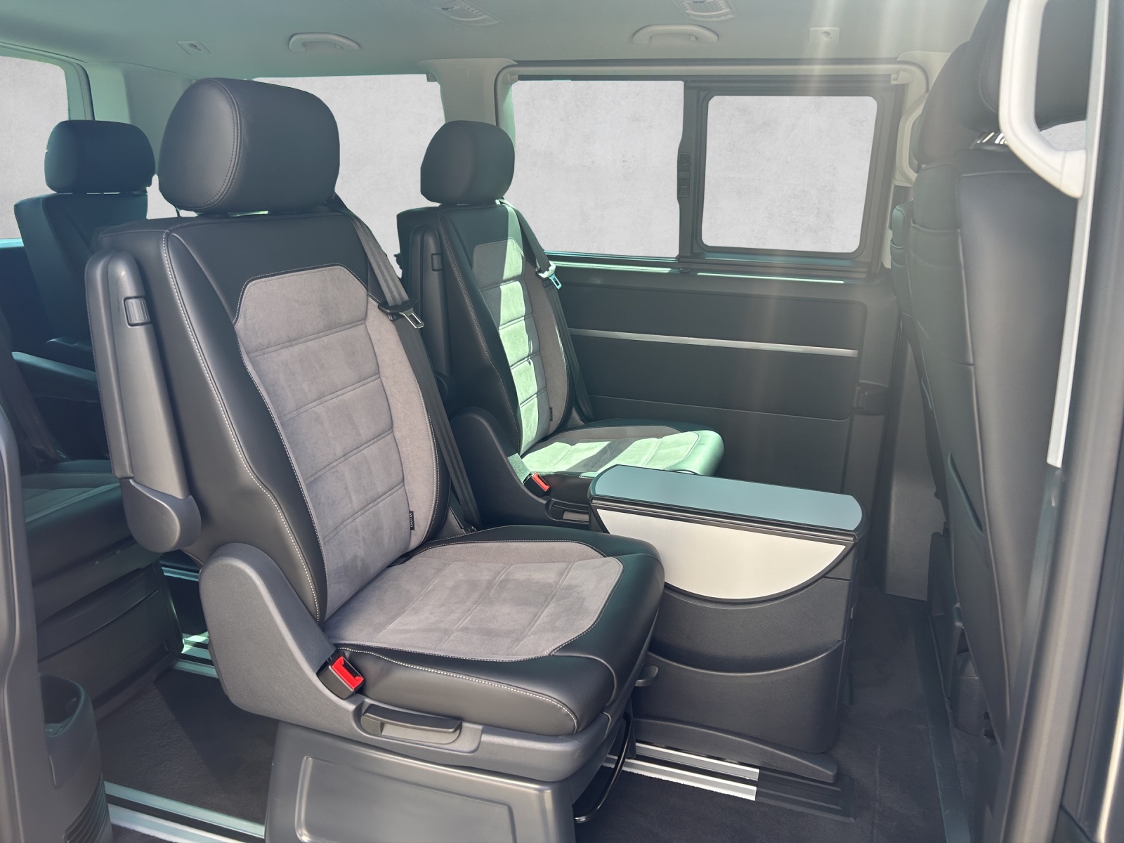 VW T6.1 Multivan 2.0 Bi-TDI Generation Six DSG-image-10