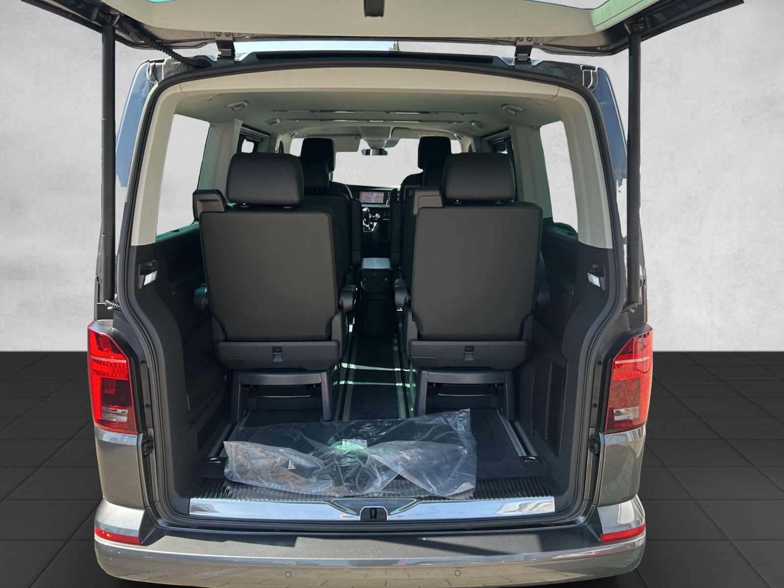 VW T6.1 Multivan 2.0 Bi-TDI Generation Six DSG-image-9