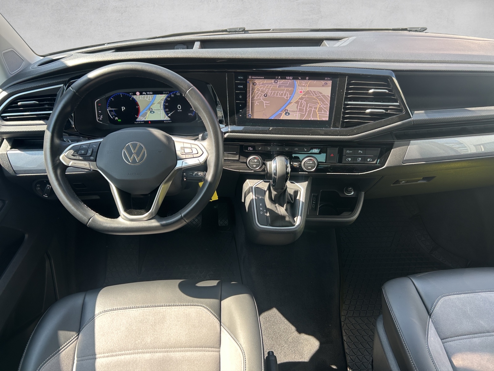 VW T6.1 Multivan 2.0 Bi-TDI Generation Six DSG-image-12