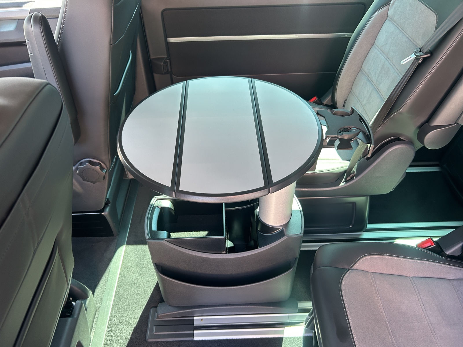 VW T6.1 Multivan 2.0 Bi-TDI Generation Six DSG-image-18