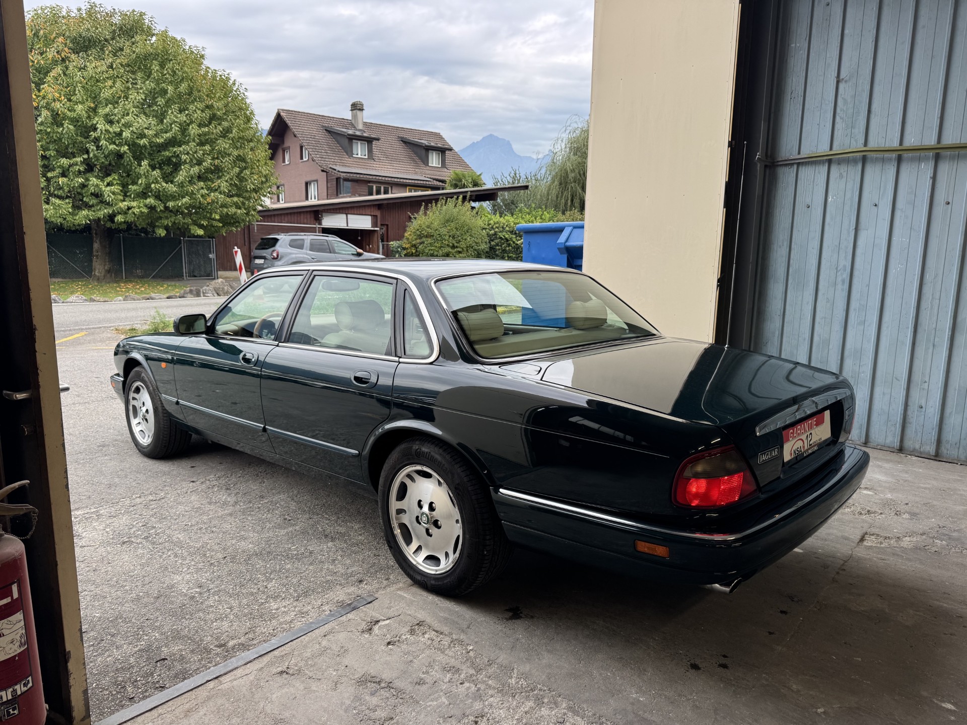JAGUAR XJ 3.2 Executive-image-3