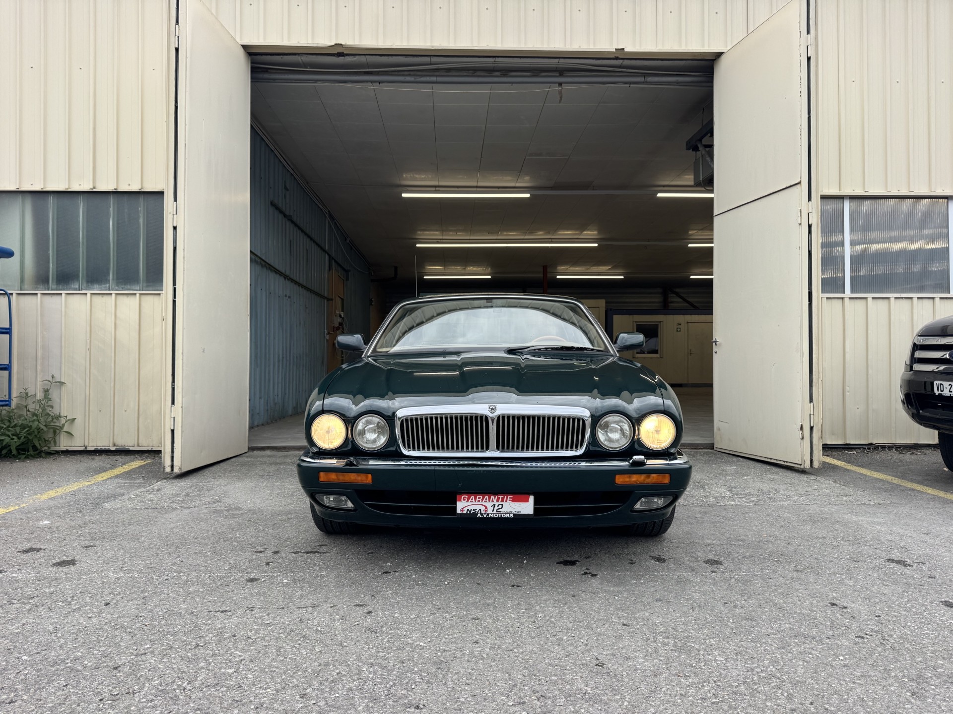JAGUAR XJ 3.2 Executive-image-2