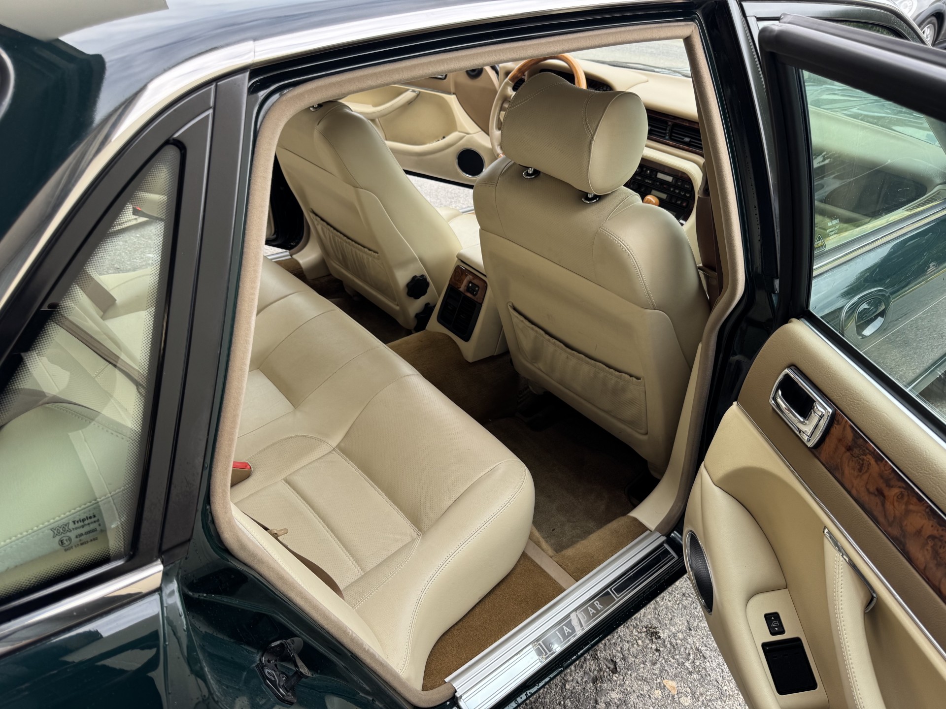 JAGUAR XJ 3.2 Executive-image-11