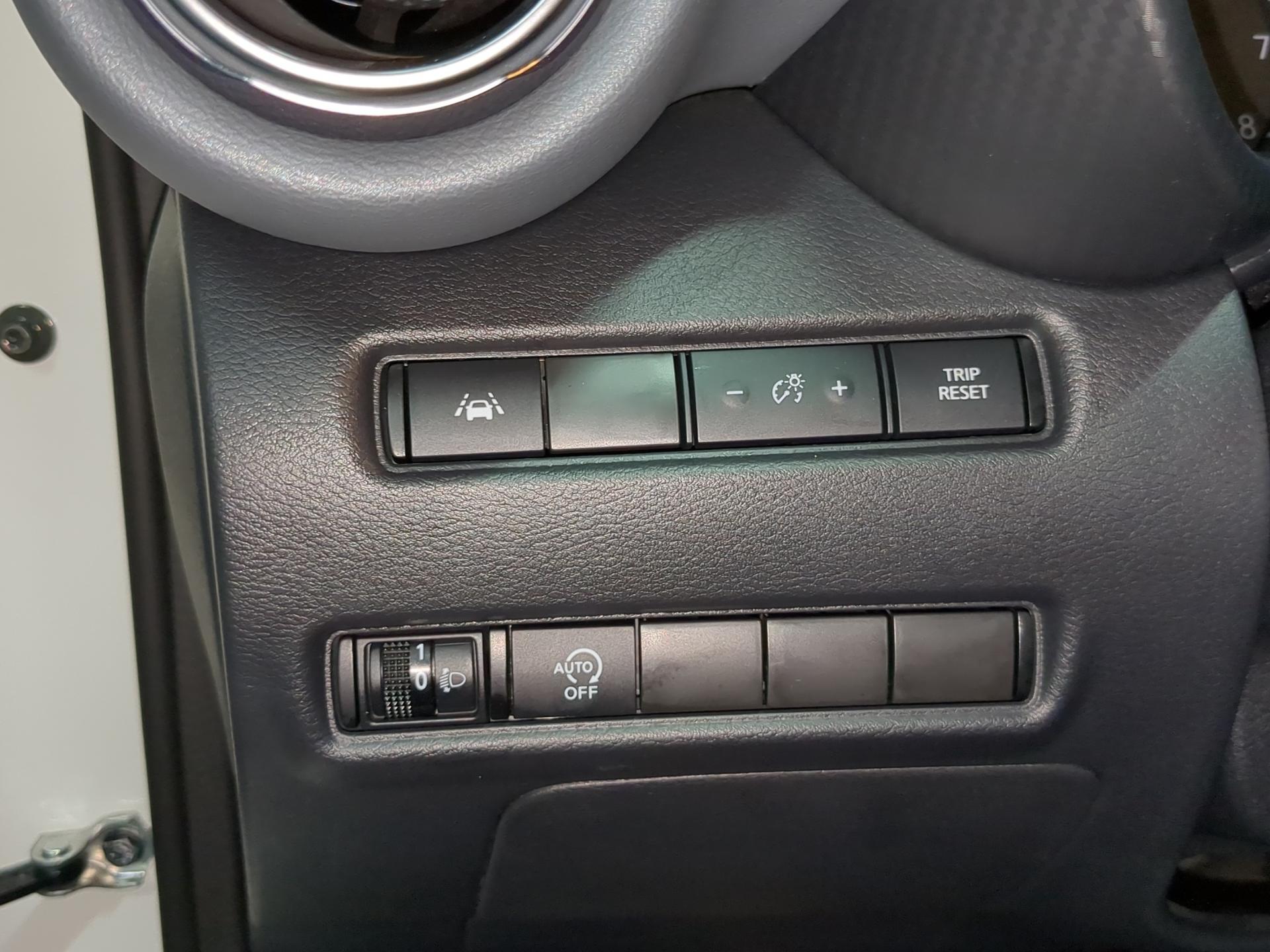 NISSAN Juke 1.0 DIG-T N-Connecta DCT-image-18