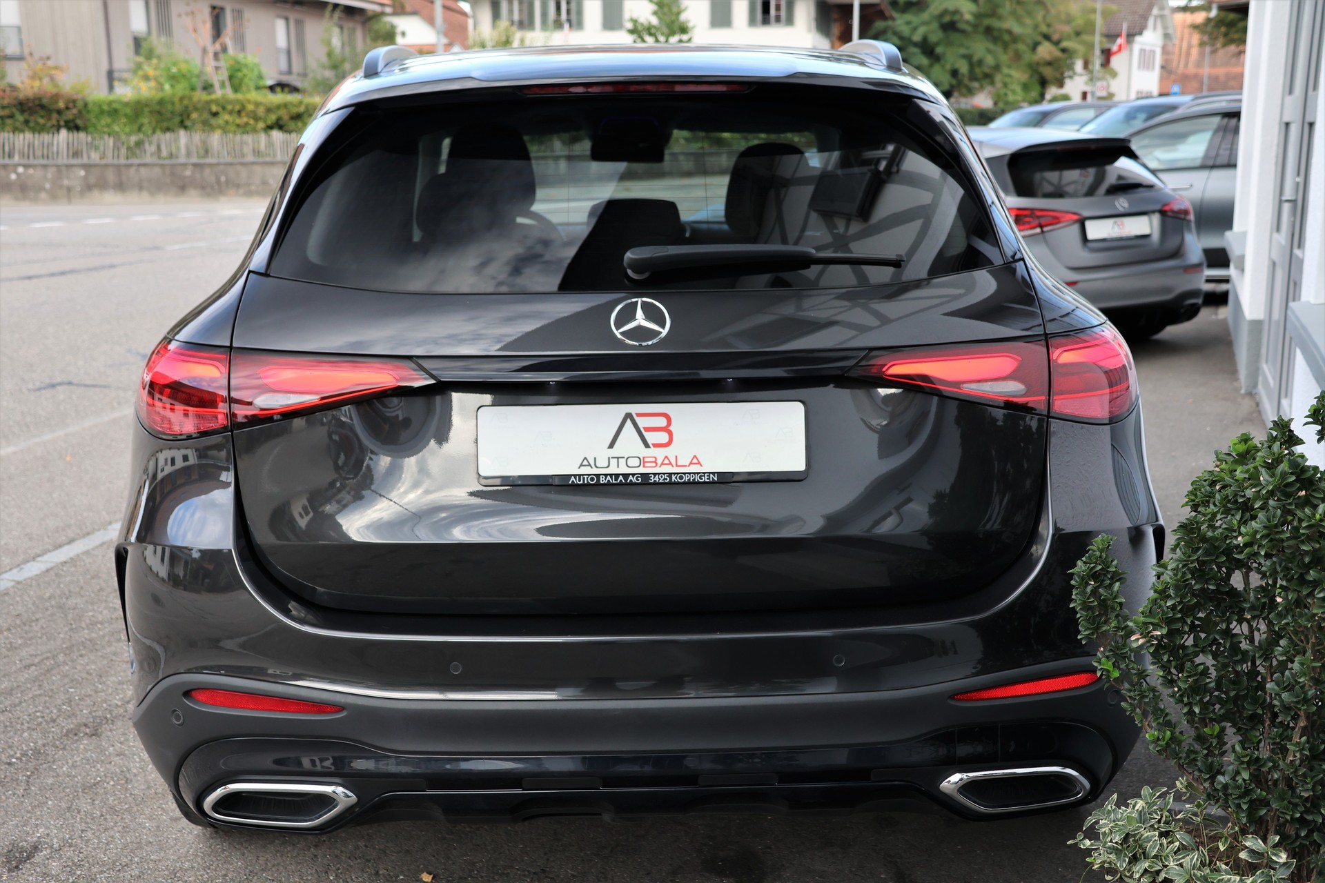 MERCEDES-BENZ GLC 220 d 4Matic 9G-Tronic AMG-Line (CH) + 2.5T AHK-image-6