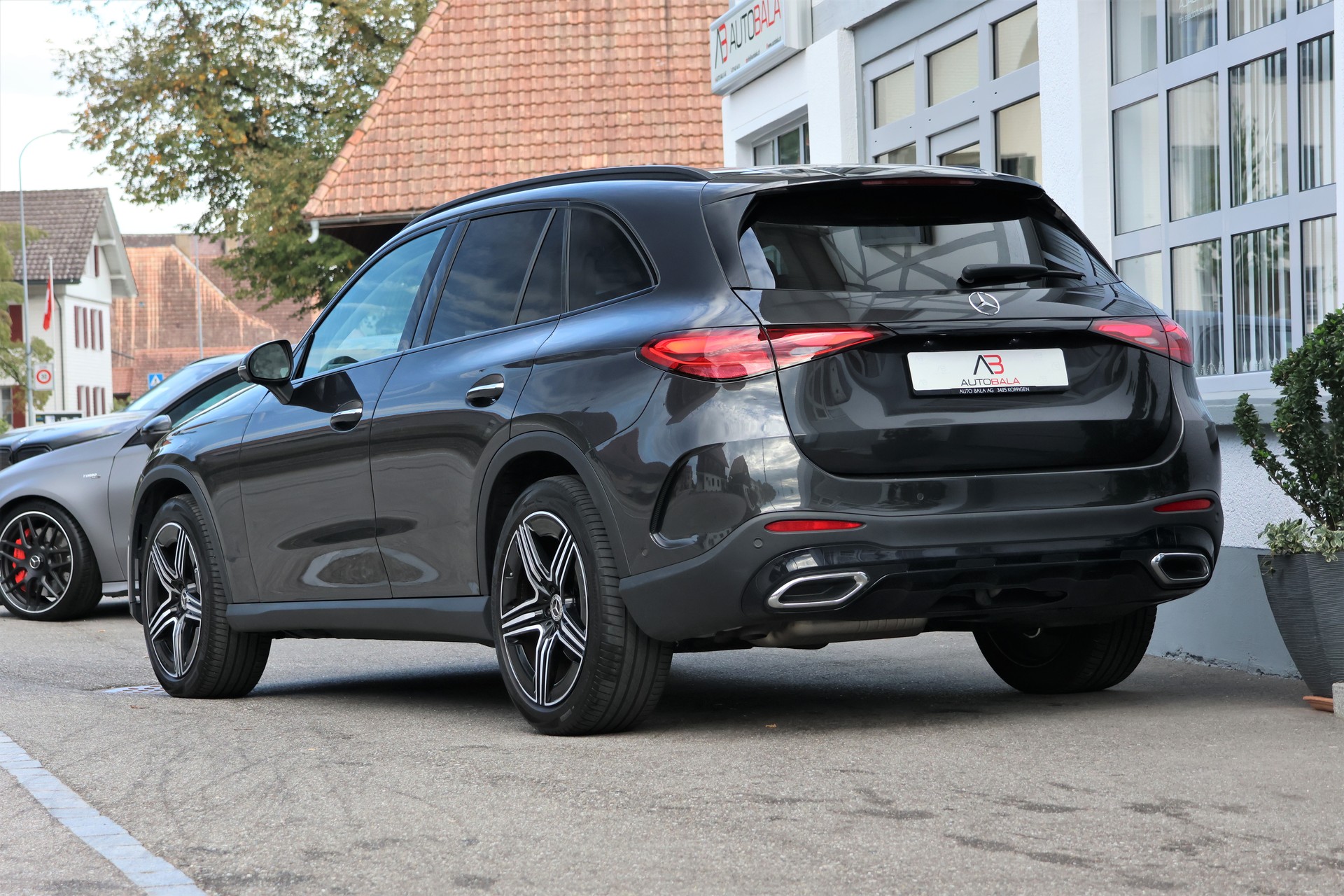 MERCEDES-BENZ GLC 220 d 4Matic 9G-Tronic AMG-Line (CH) + 2.5T AHK-showroom-element-2