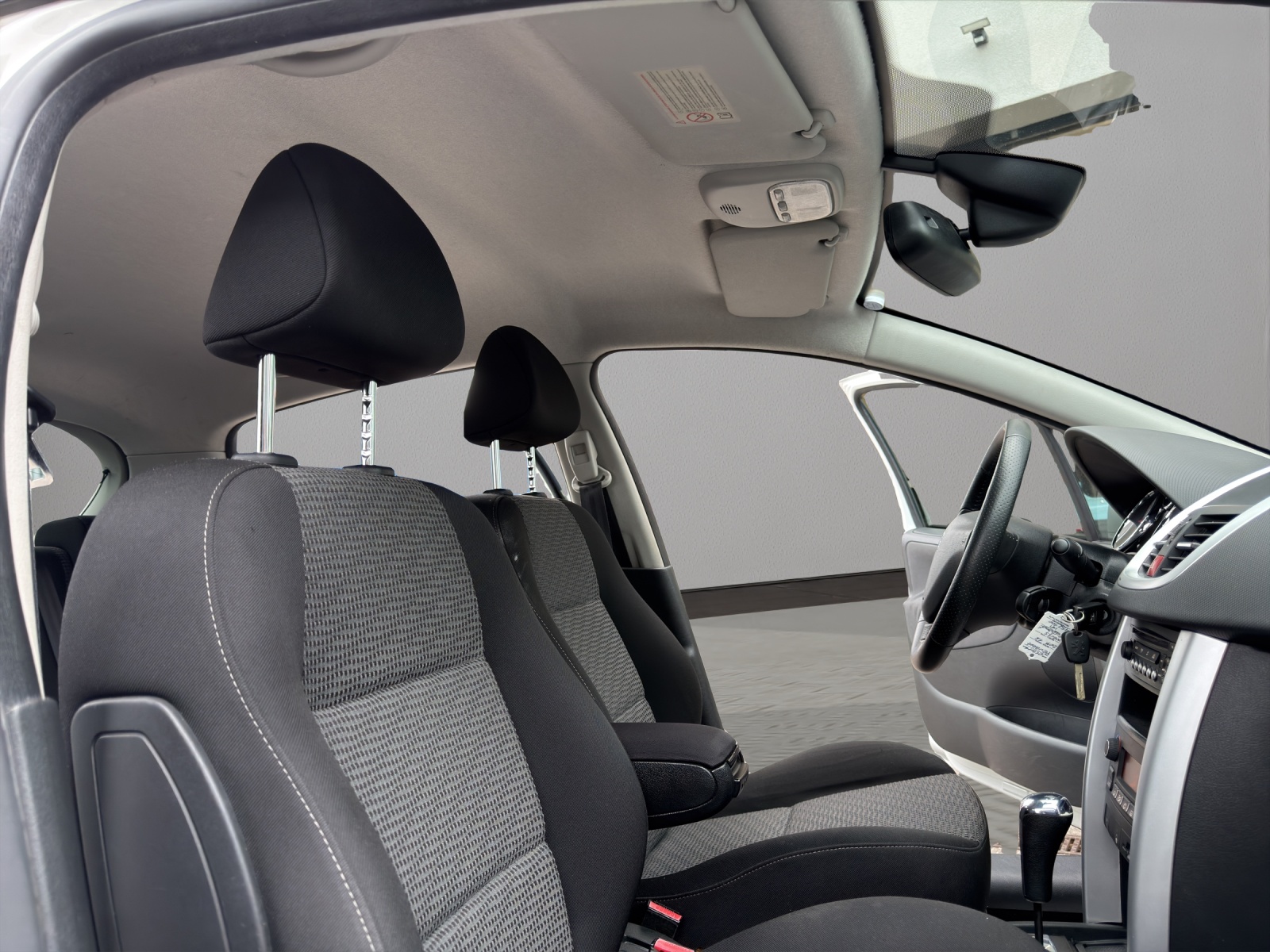 PEUGEOT 207 1.6 16V Sport Automatic-image-19